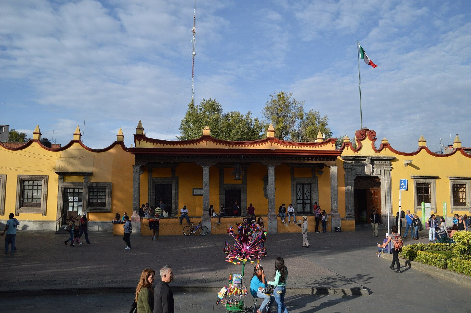 Plaza Hidalgo: Cortés's White Walls and Frida's Wedding