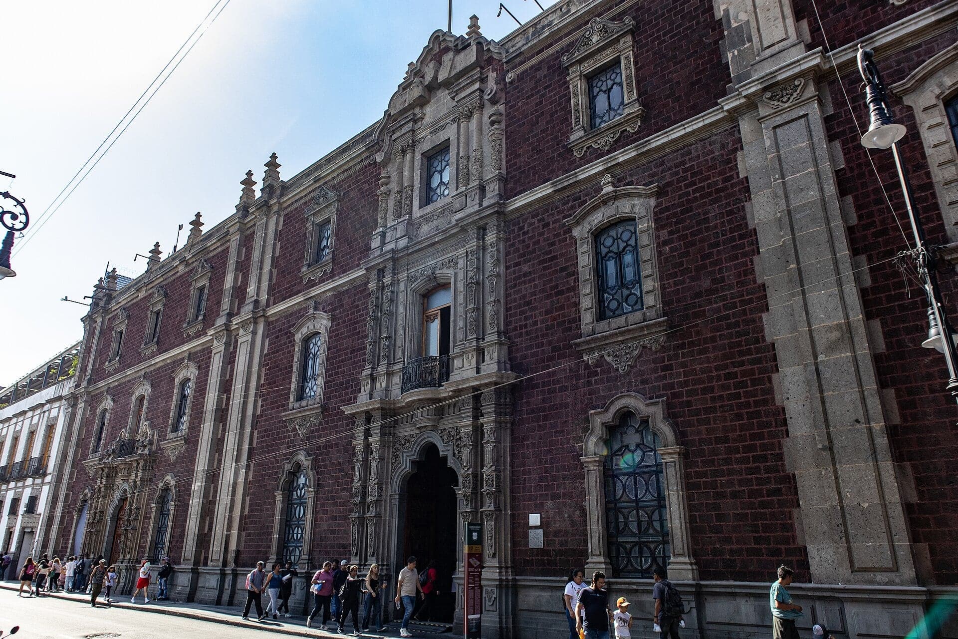 Antiguo Colegio de San Ildefonso: Creation and The Trench
