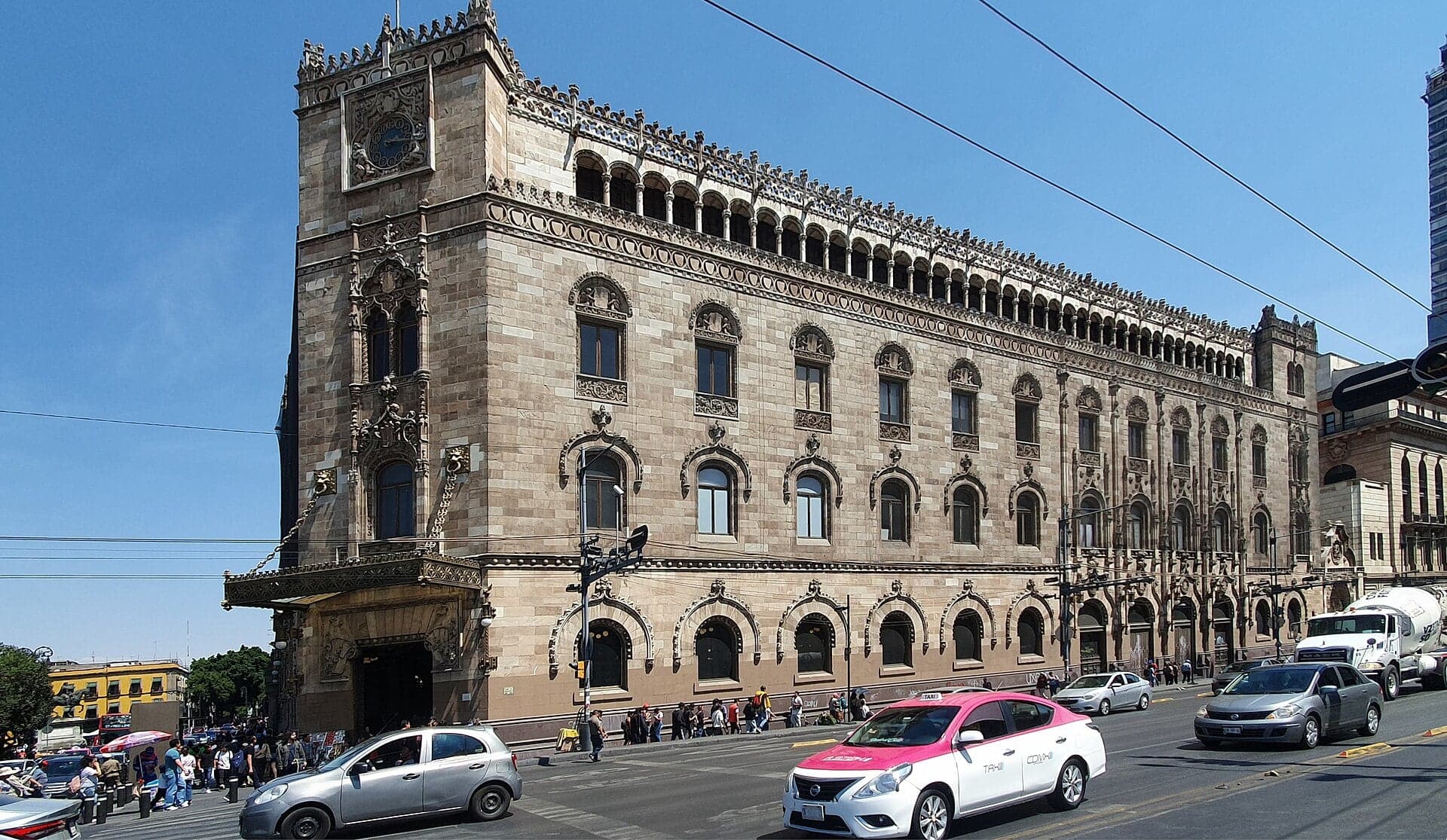 Palacio Postal: Europe's Craft in a Mexican Post Office