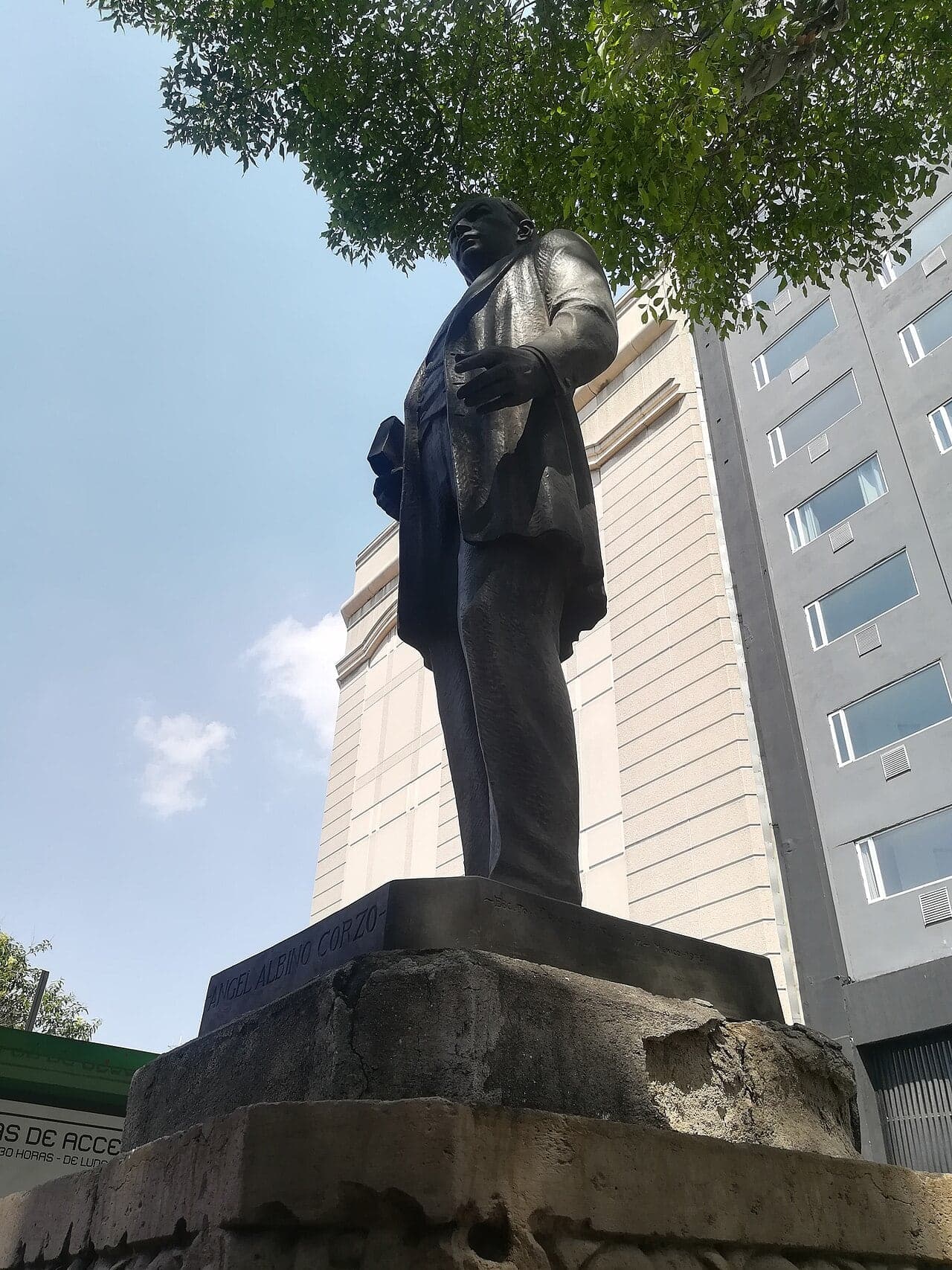 The Paseo of Heroes: Two Statues from Every State