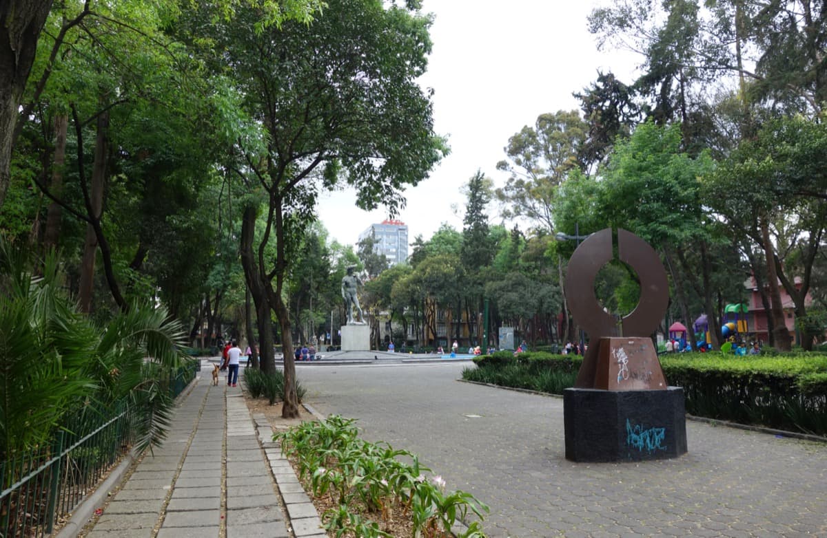 Plaza Rio de Janeiro: The Circus Owner's Stage