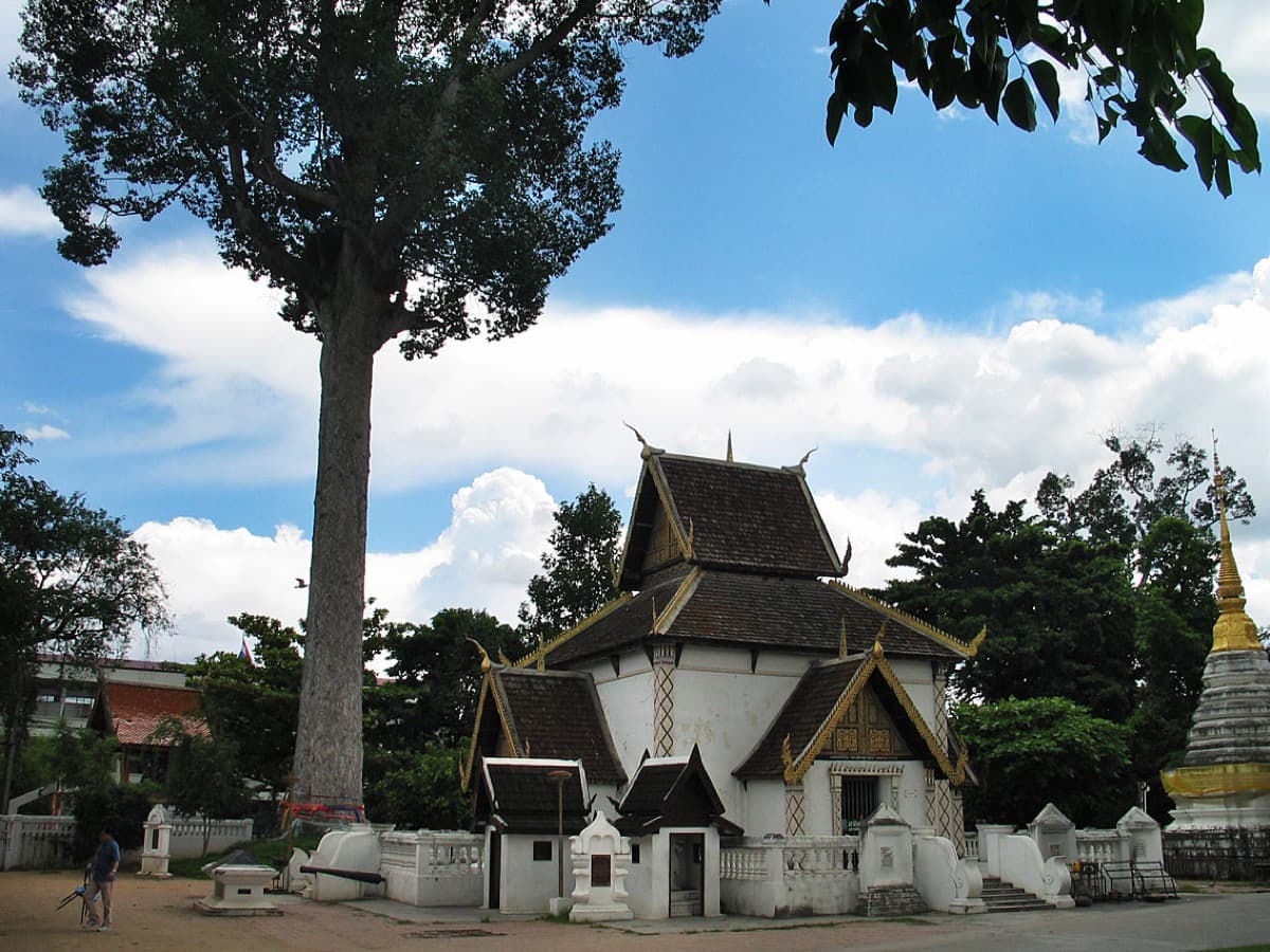Sao Inthakhin: the city pillar