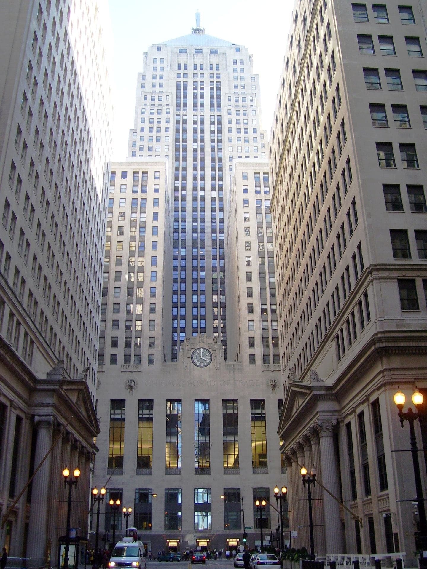 LaSalle Street: The Canyon the Zoning Cut