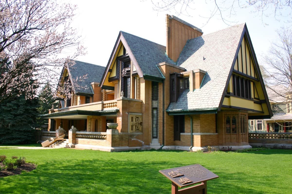 Moore-Dugal House: The Architecture the Prairie Style Replaced