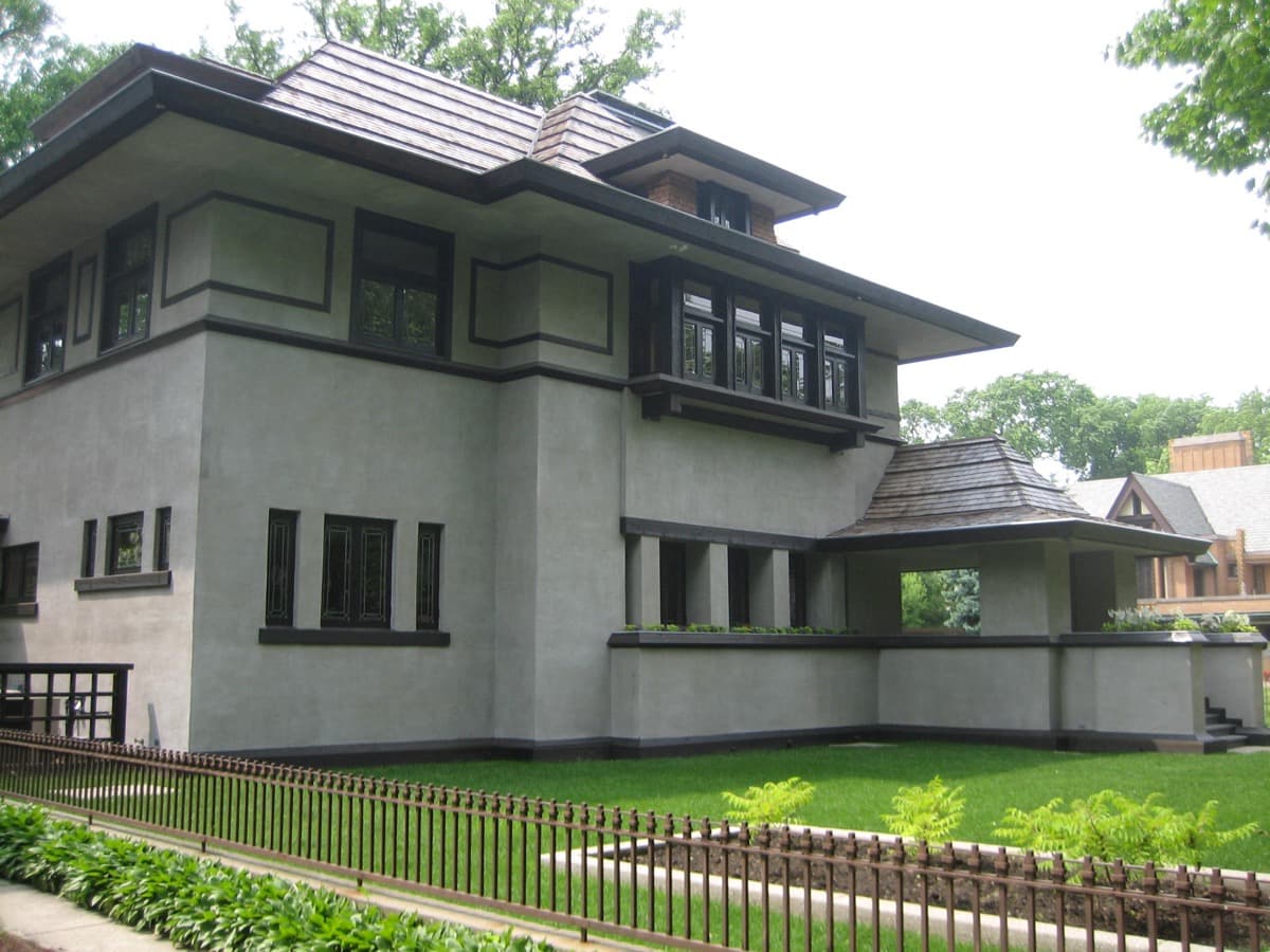 Hills-DeCaro House: The Style in the Middle of Becoming