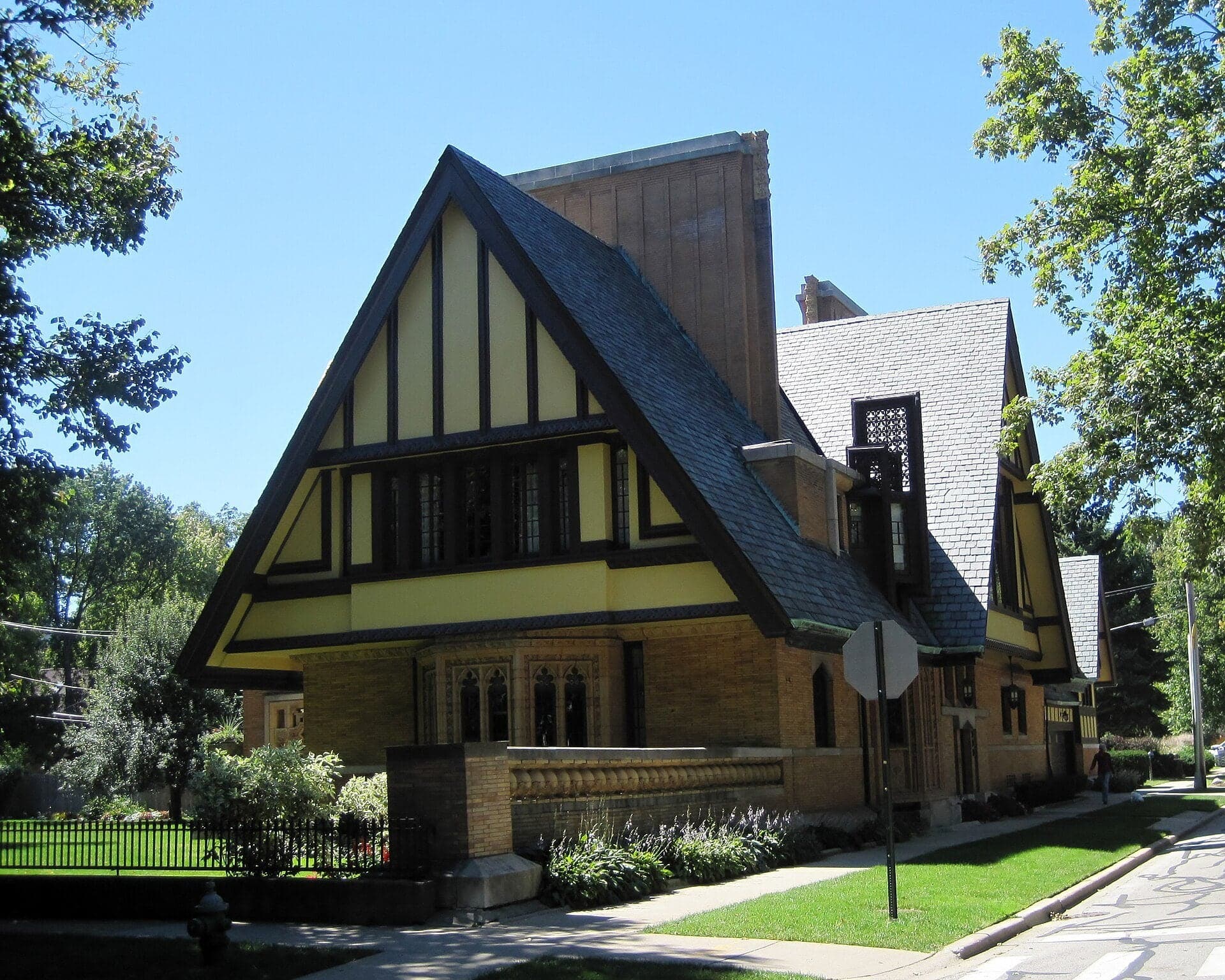 Moore House: The Tudor the Client Asked For