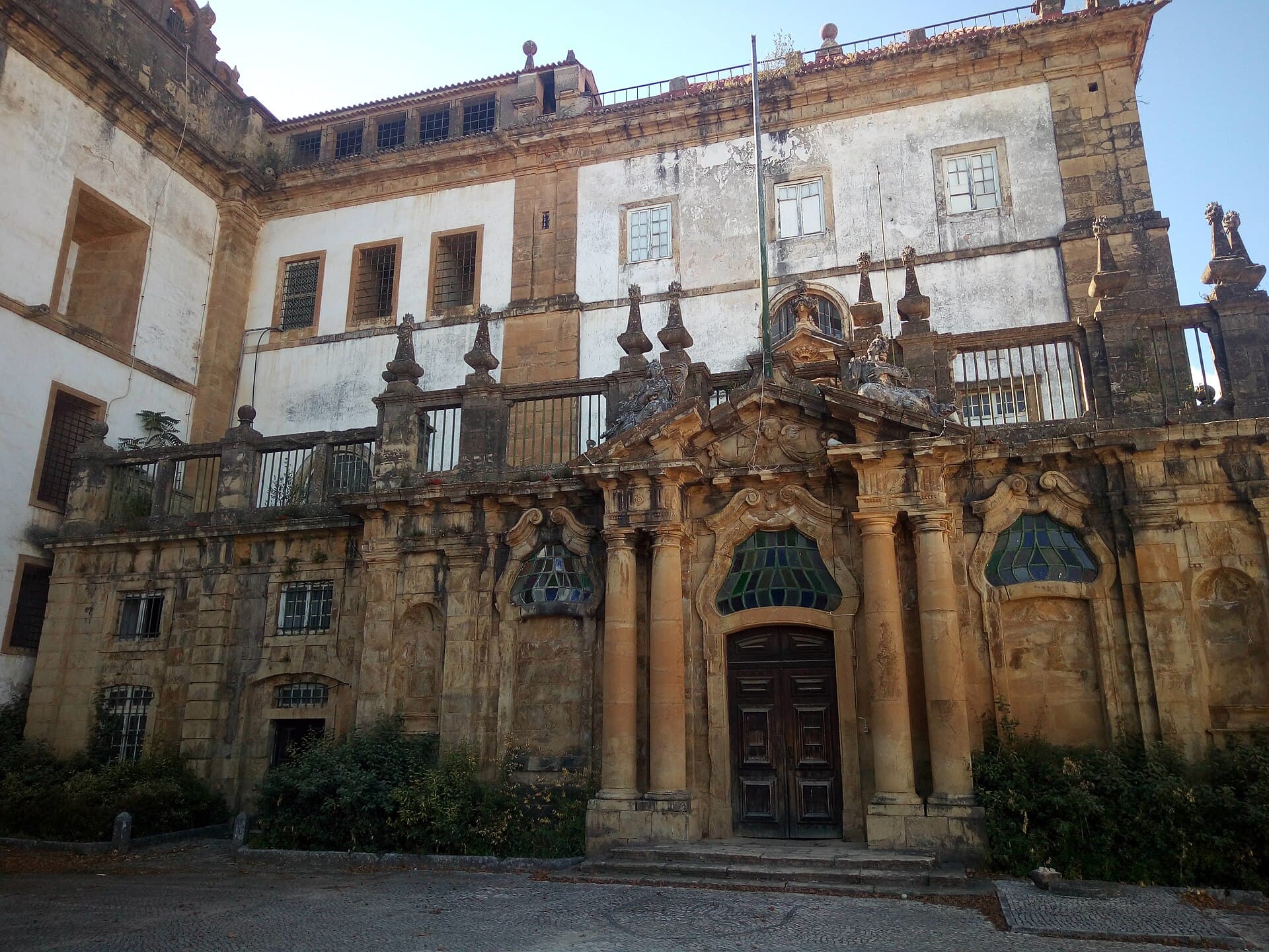 Mosteiro de Santa Clara-a-Nova: The High Ground