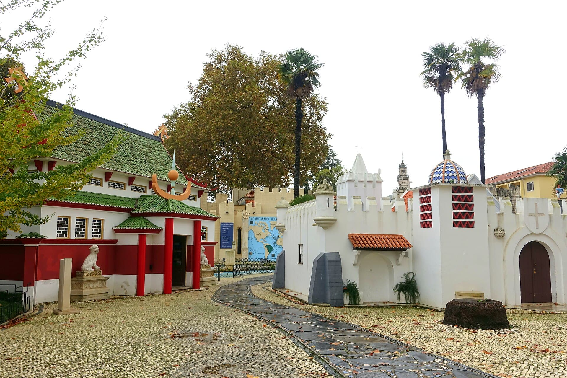 Portugal dos Pequenitos: Portugal Made Small and Safe