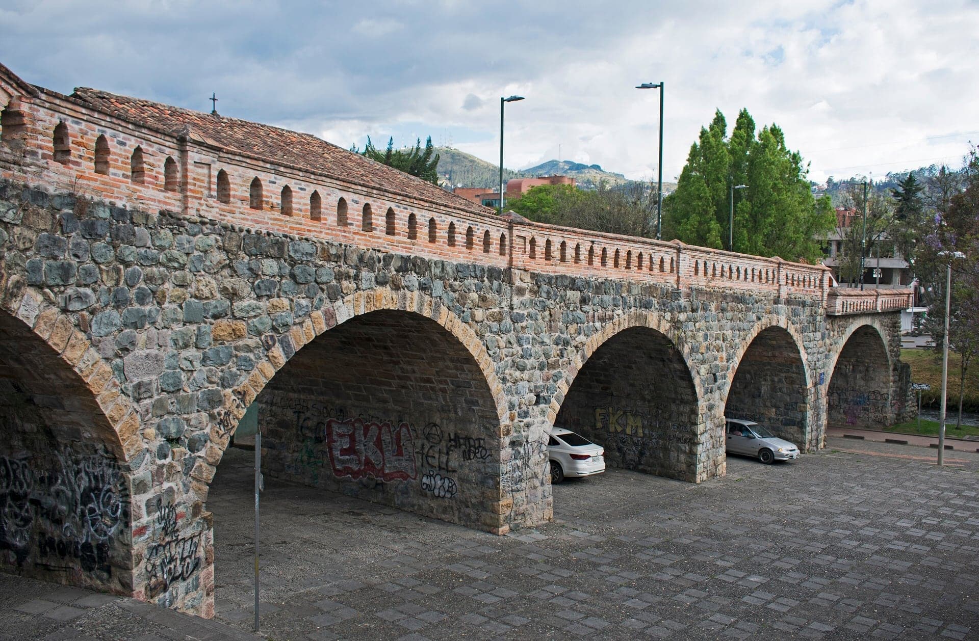 Puente Roto: Half a Bridge