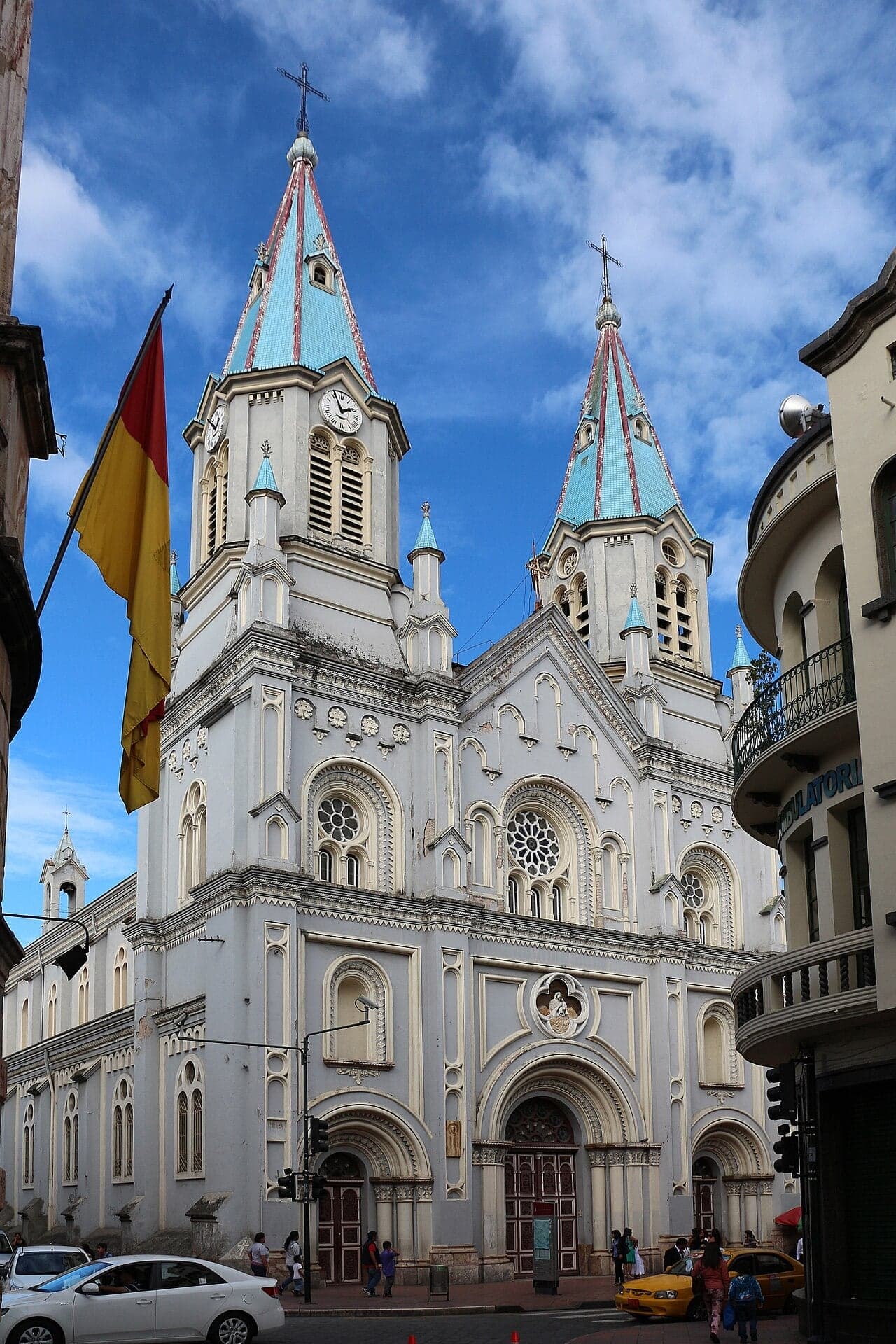 San Alfonso and the Banco del Azuay: Hats Into a Bank