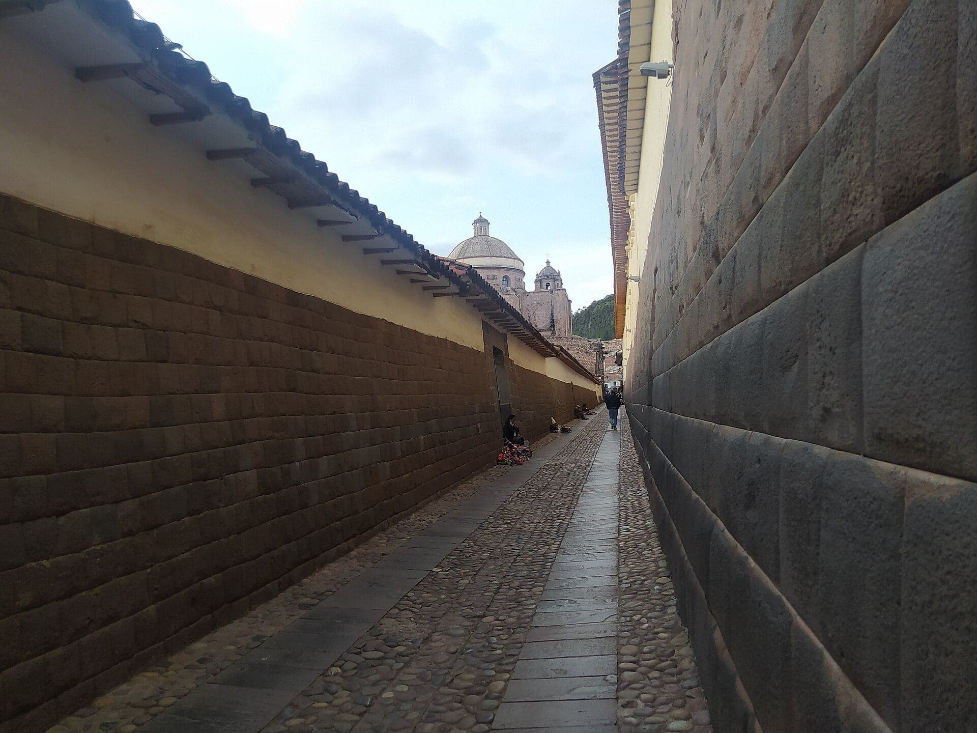 Calle Loreto: The Alley of the Sun