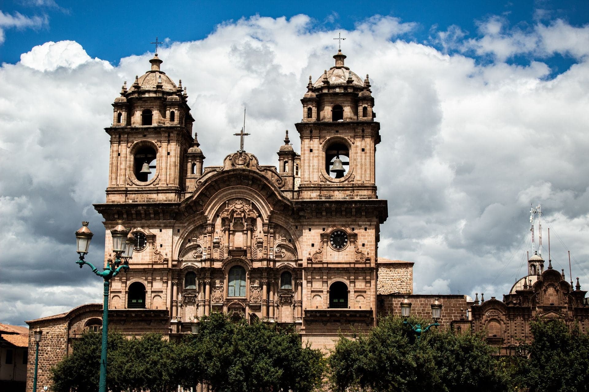 La Compañía: Built to Outshine the Cathedral