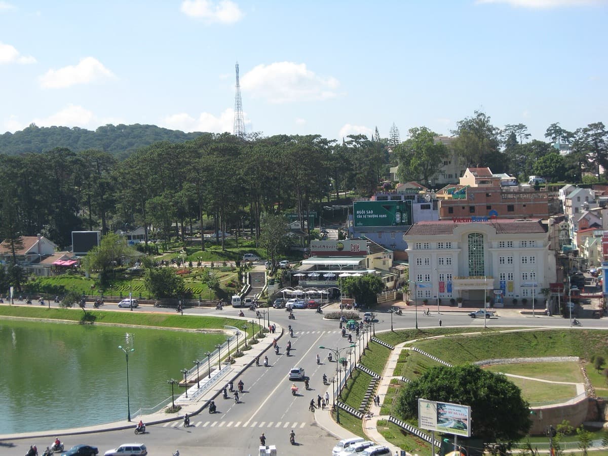 Cau Ong Dao: the dam-bridge that makes the lake