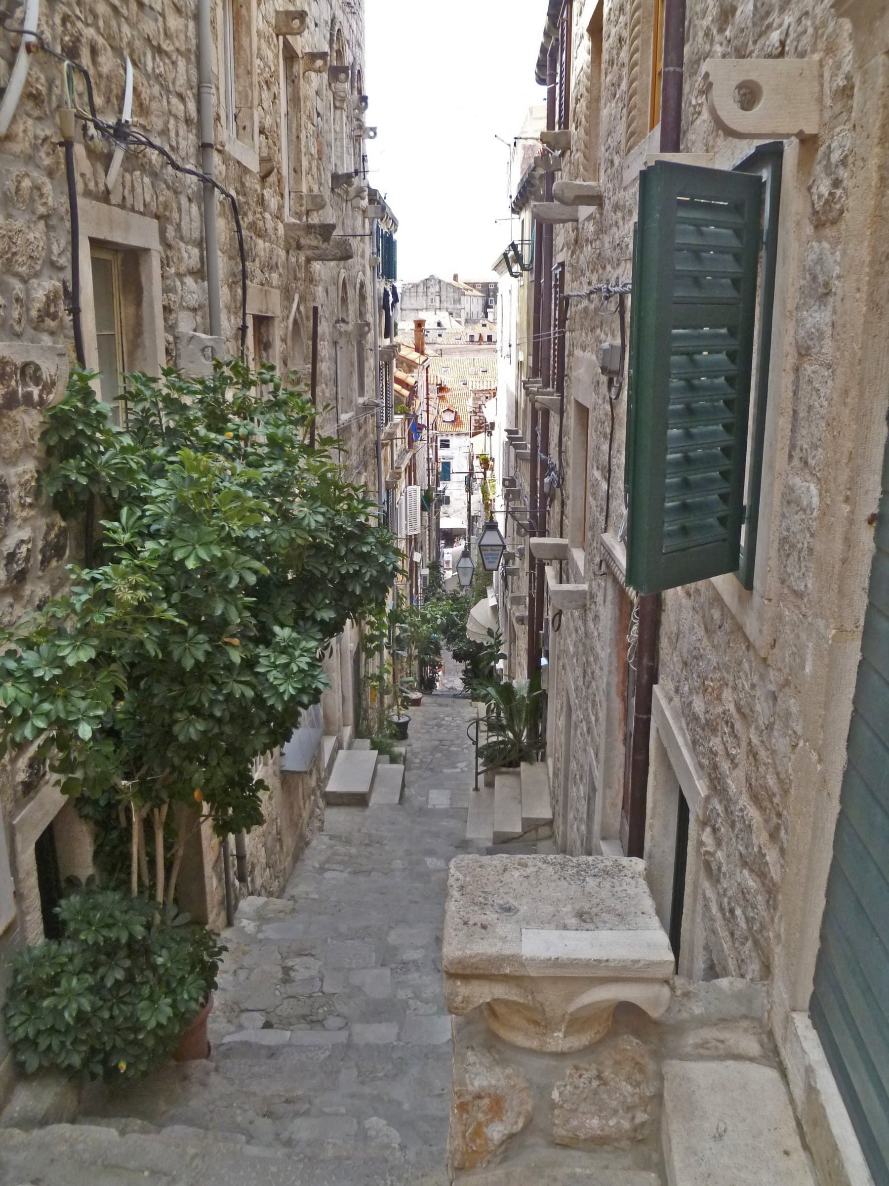 Žudioska: The Jewish Street and Synagogue
