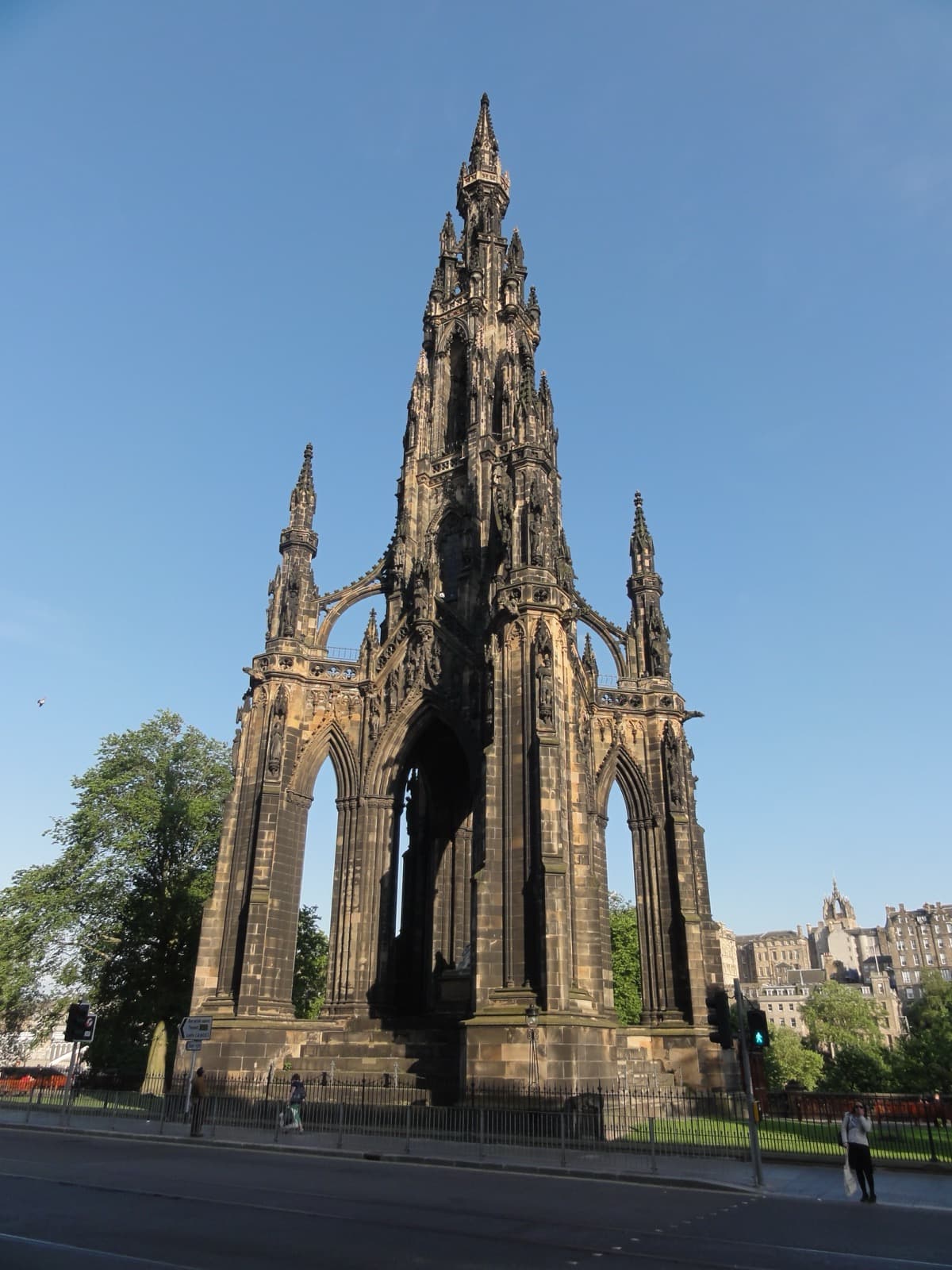 The Scott Monument: Edinburgh's Gothic Spire for a Storyteller
