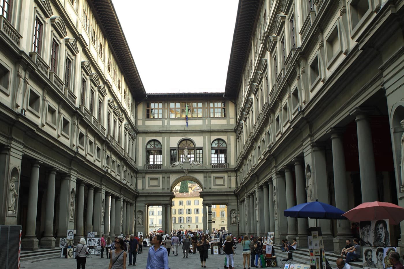 The Uffizi Was an Office Block: How the Medici Turned Paperwork Into a Palace