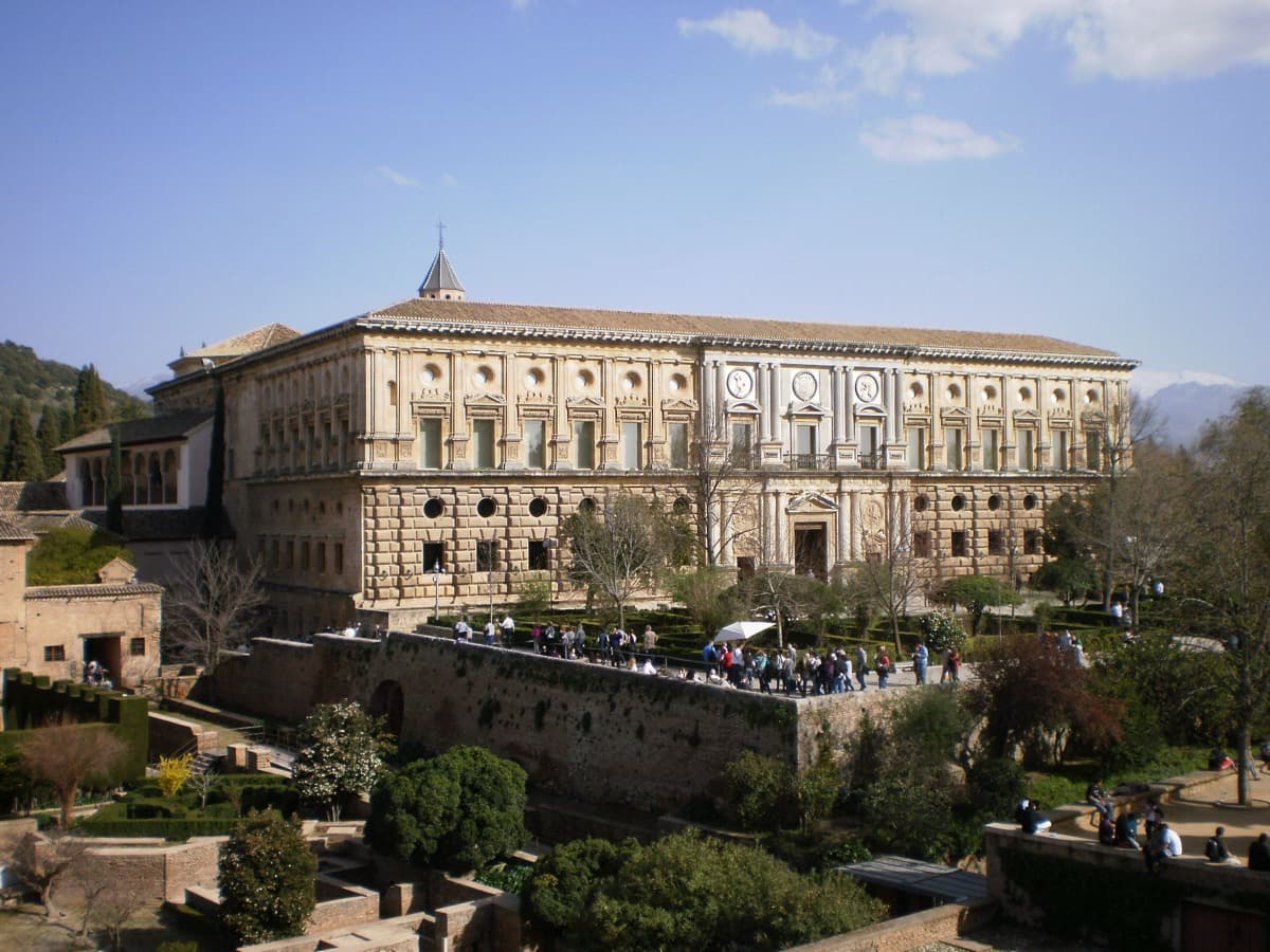 Palacio de Carlos V: The Renaissance Polemic Dropped Into a Nasrid Garden