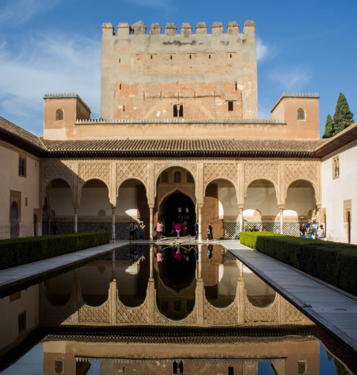 Patio de los Arrayanes and Salón de Embajadores: Water and Cosmology in the Comares Palace