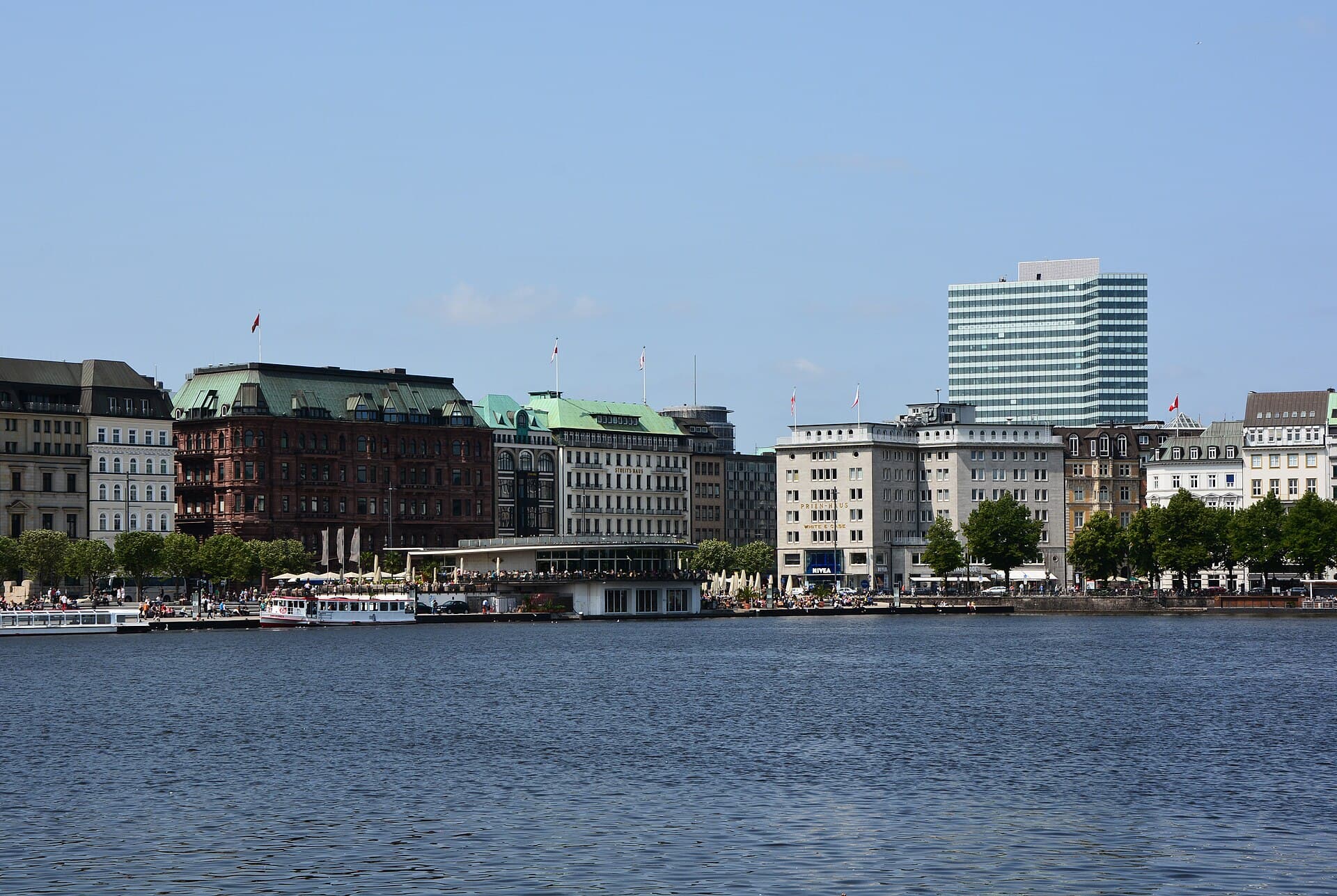 Binnenalster and Jungfernstieg: The Dammed River