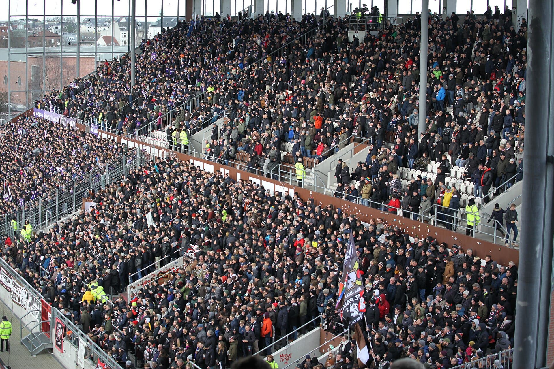 Der FC St. Pauli und das Millerntor-Stadion: Not Belonging as a Creed