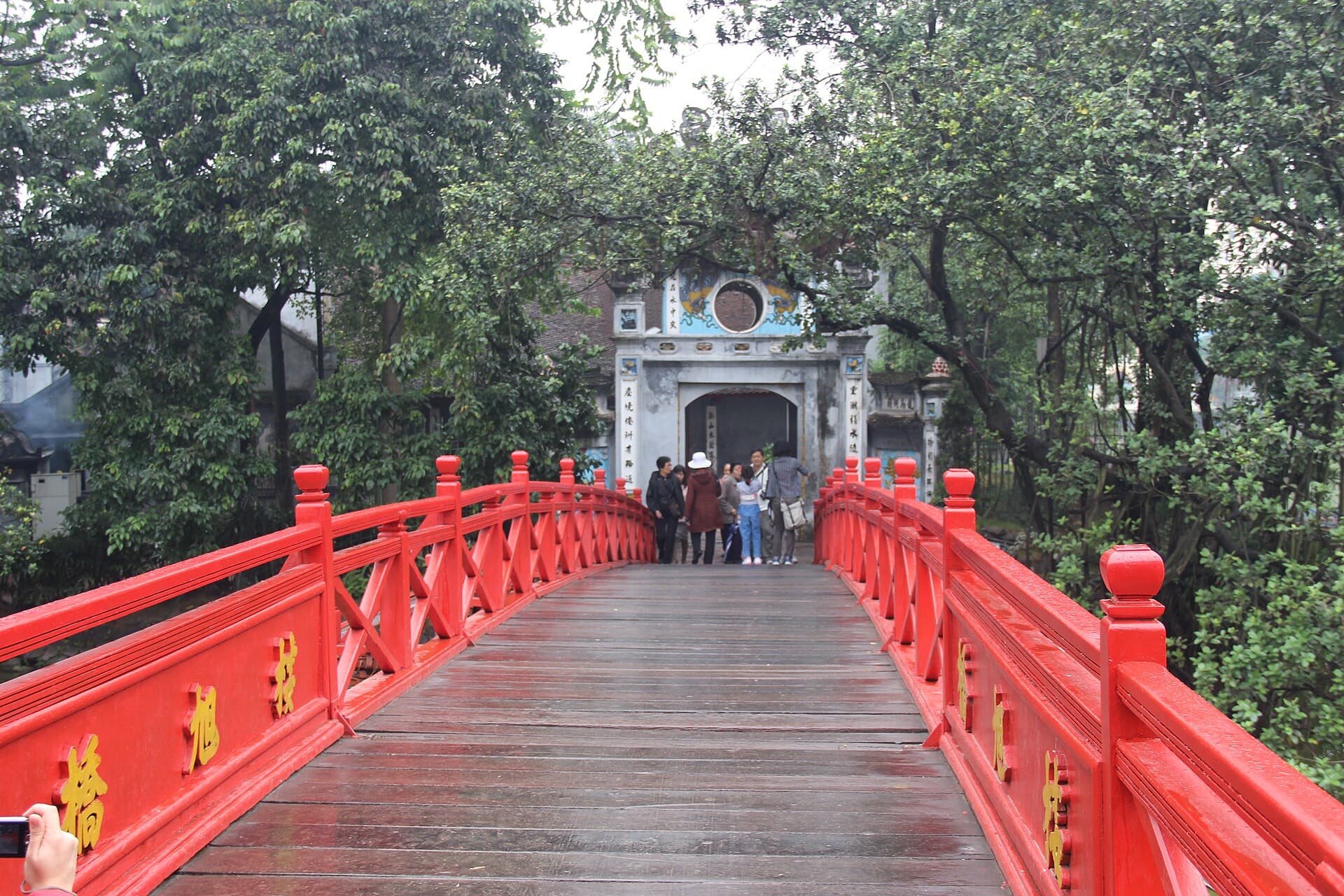 Hoan Kiem Lake and Ngoc Son Temple: The Lake of the Returned Sword