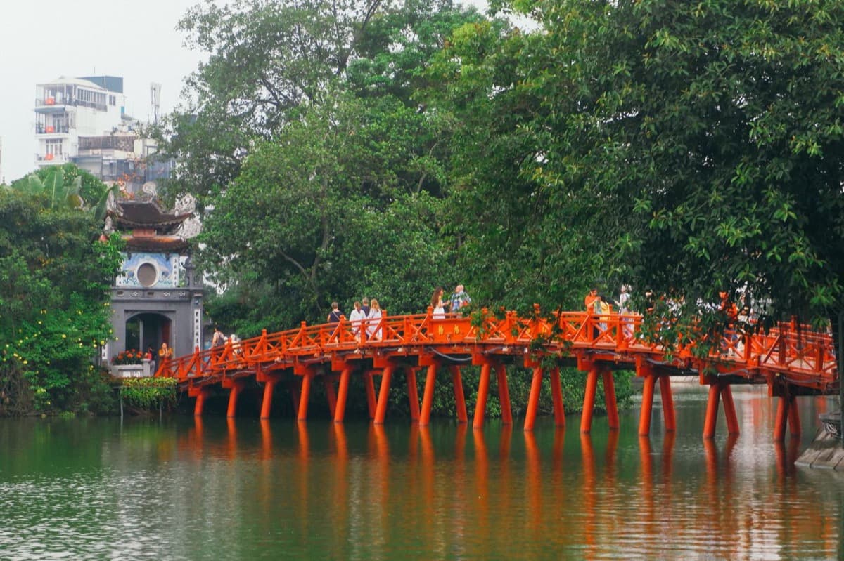 Hoan Kiem Lake and Ngoc Son Temple: The Lake of the Returned Sword