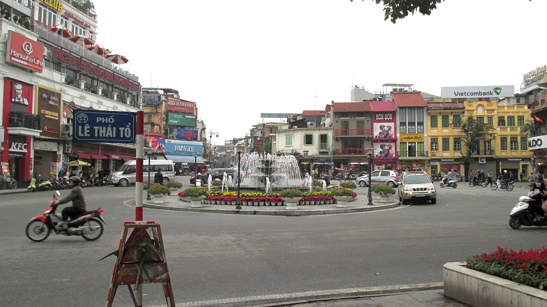 Dong Kinh Nghia Thuc Square: Where the Grid Begins