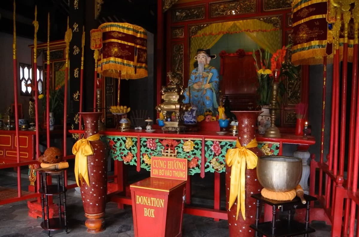 Quan Cong Temple (Chua Ong): The God Who Kept Merchants Honest
