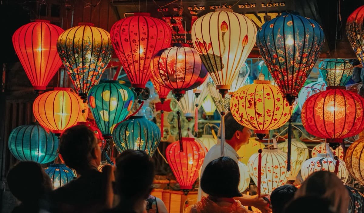 Chi Lang Street: The Old Chinese Street of Gia Hoi