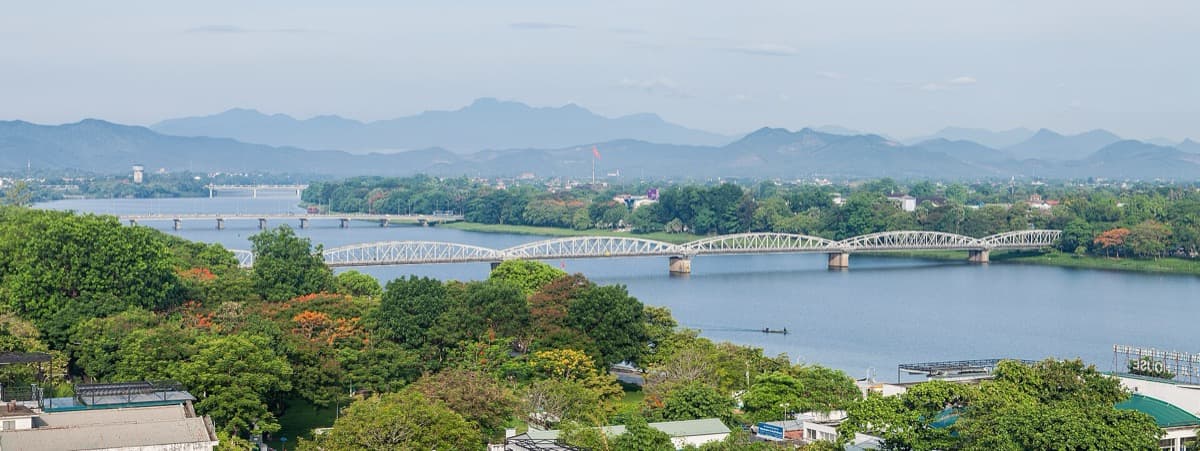 Truong Tien Bridge: The Threshold