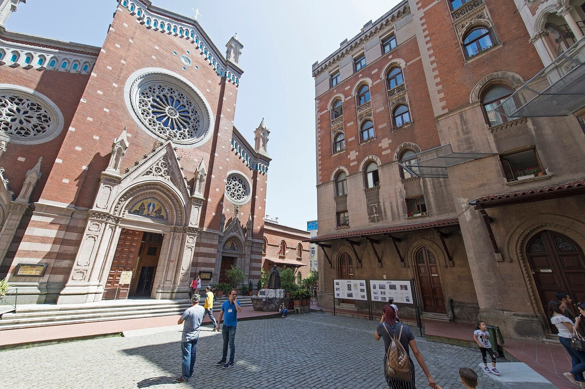 Saint Anthony of Padua and the Plural City of Galata and Pera