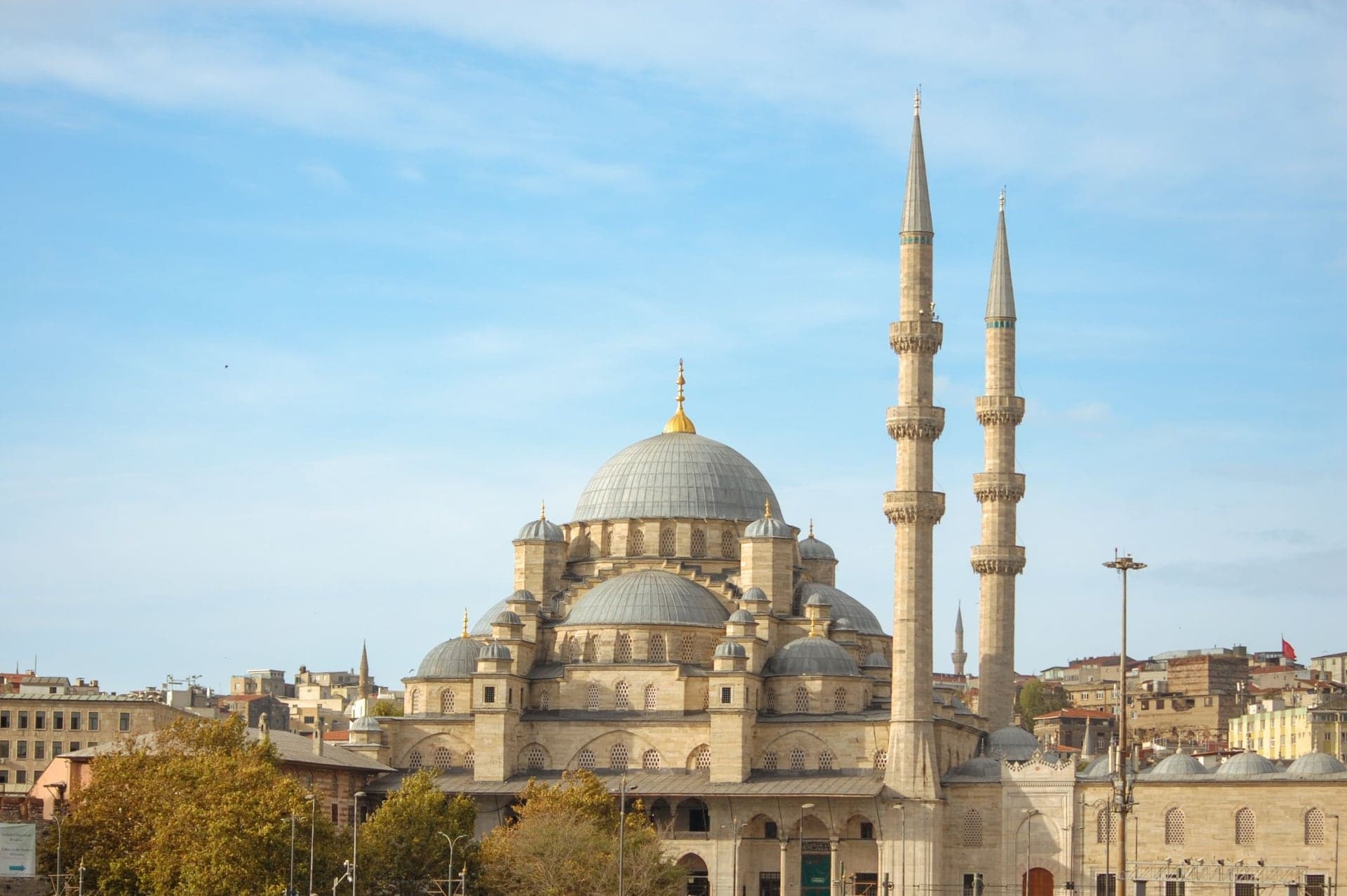 New Mosque: Two Queen Mothers by the Water