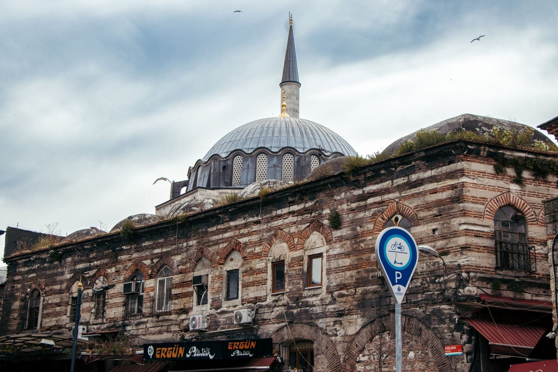 Rustem Pasha Mosque: On Top of Its Shops