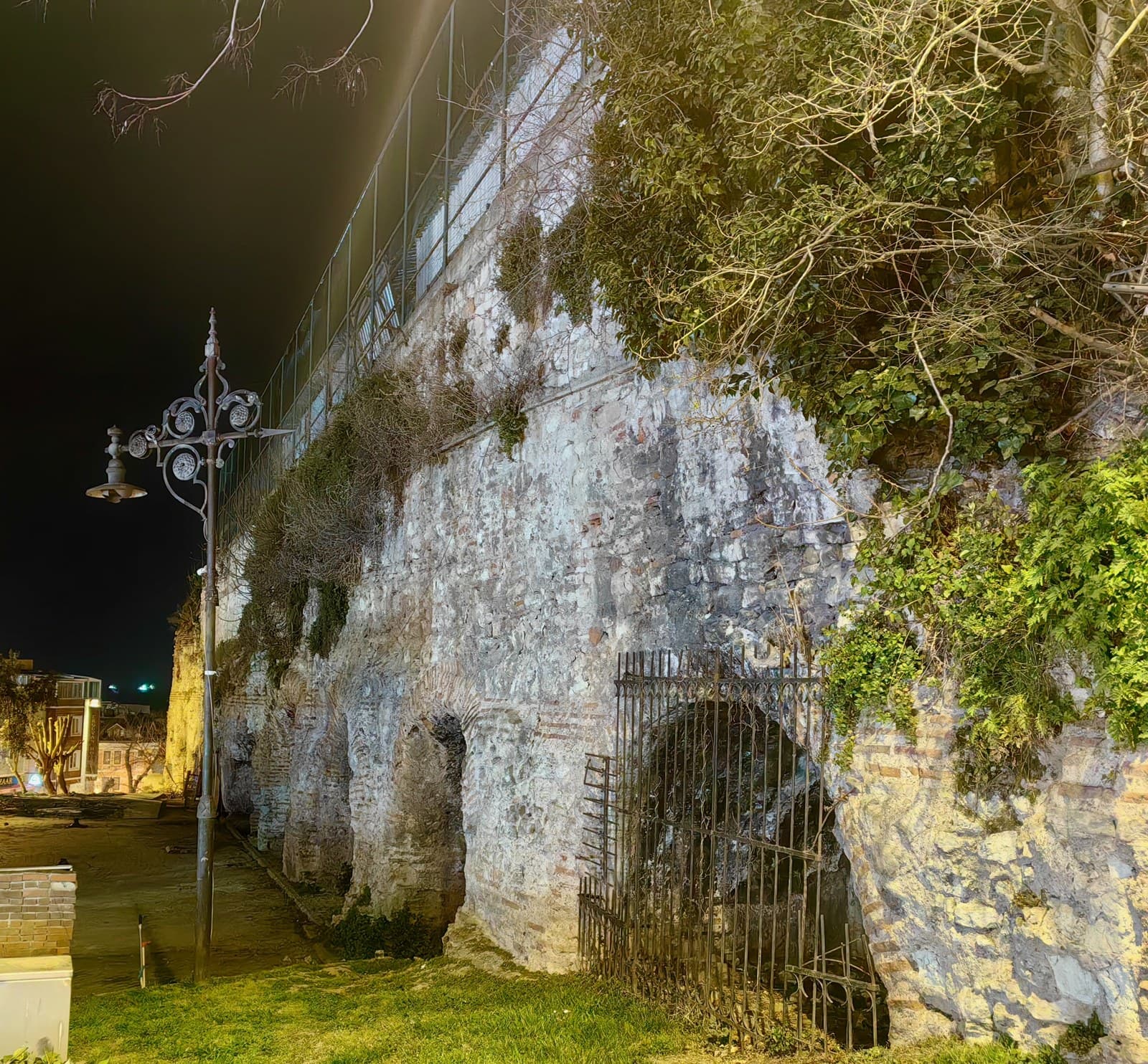 The Sphendone: The Hippodrome's Last Wall