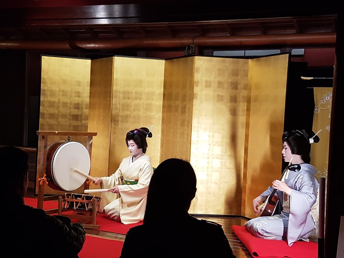 Kaikaro Teahouse: The Evening Still Breathing