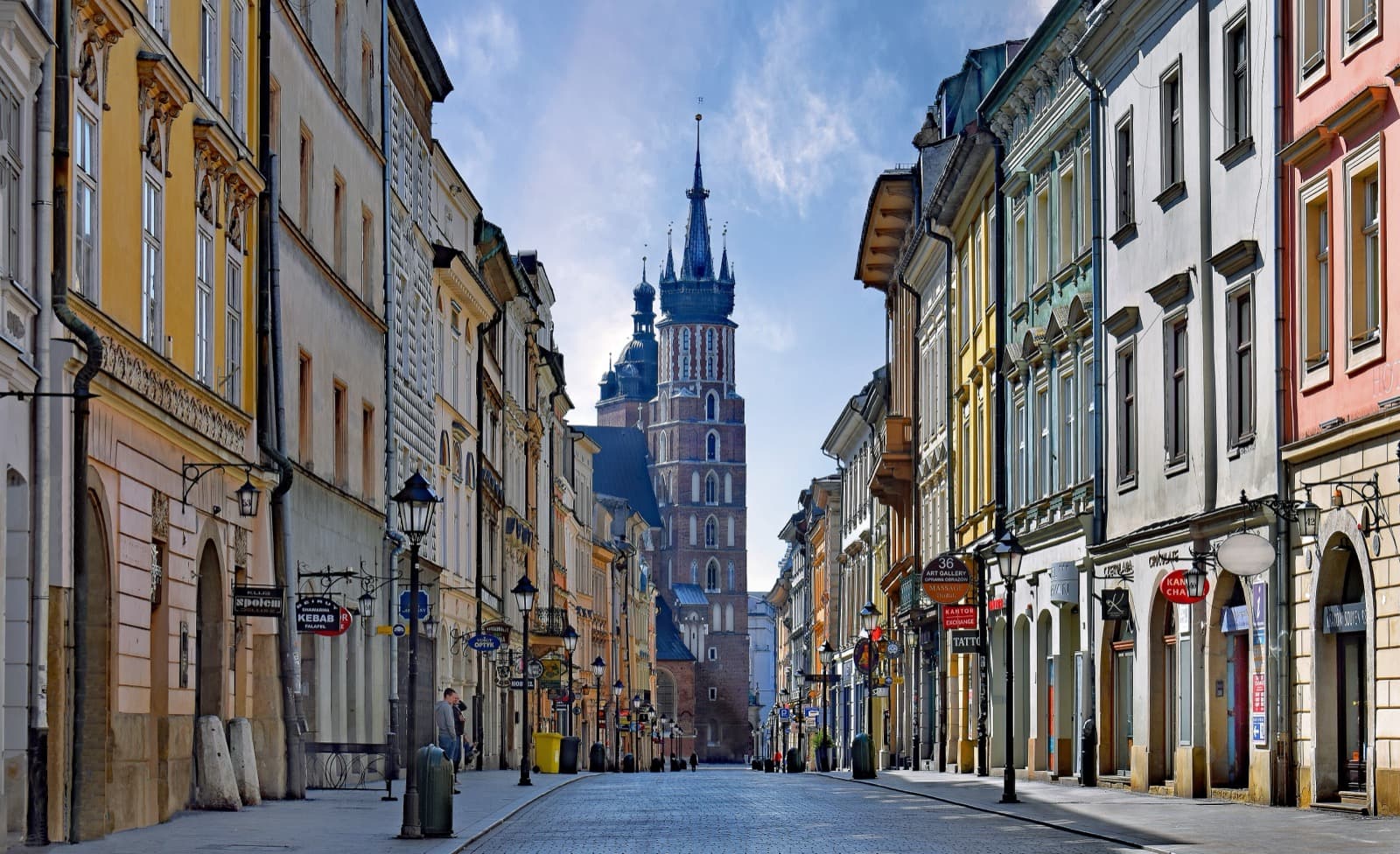 Krakow Travel Guide: Days, Transport, Timing, and Safety