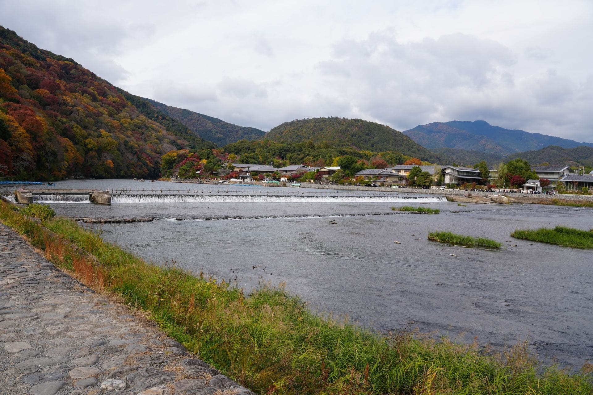 Oi River Promenade: One River, Three Names