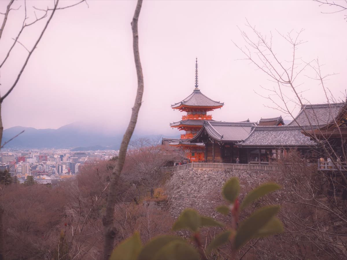 Kiyomizu-dera's Wooden Stage: The Icon of Ancient Kyoto That Was Rebuilt in 1633
