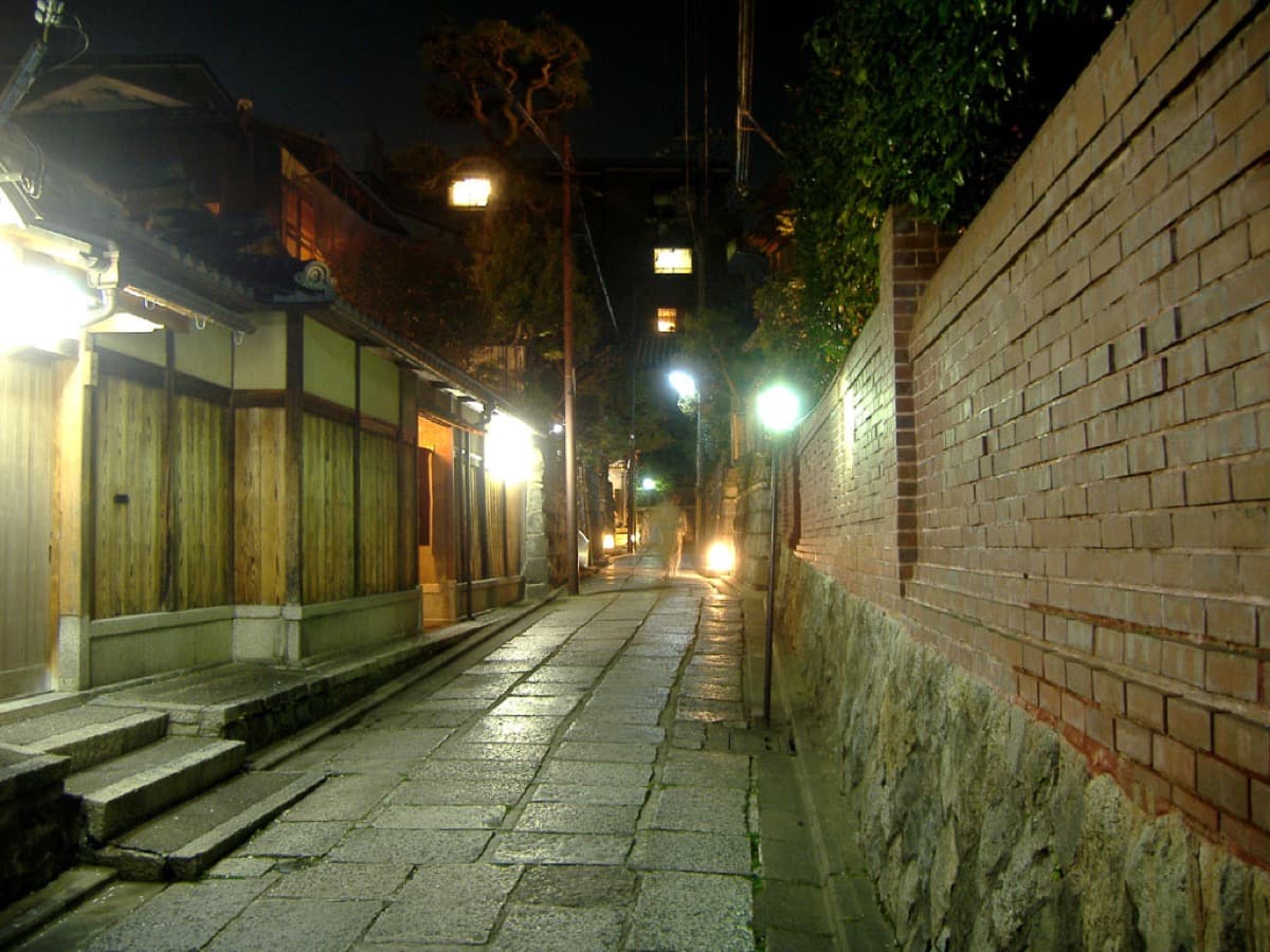 Ishibei-koji: The Youngest Old Lane