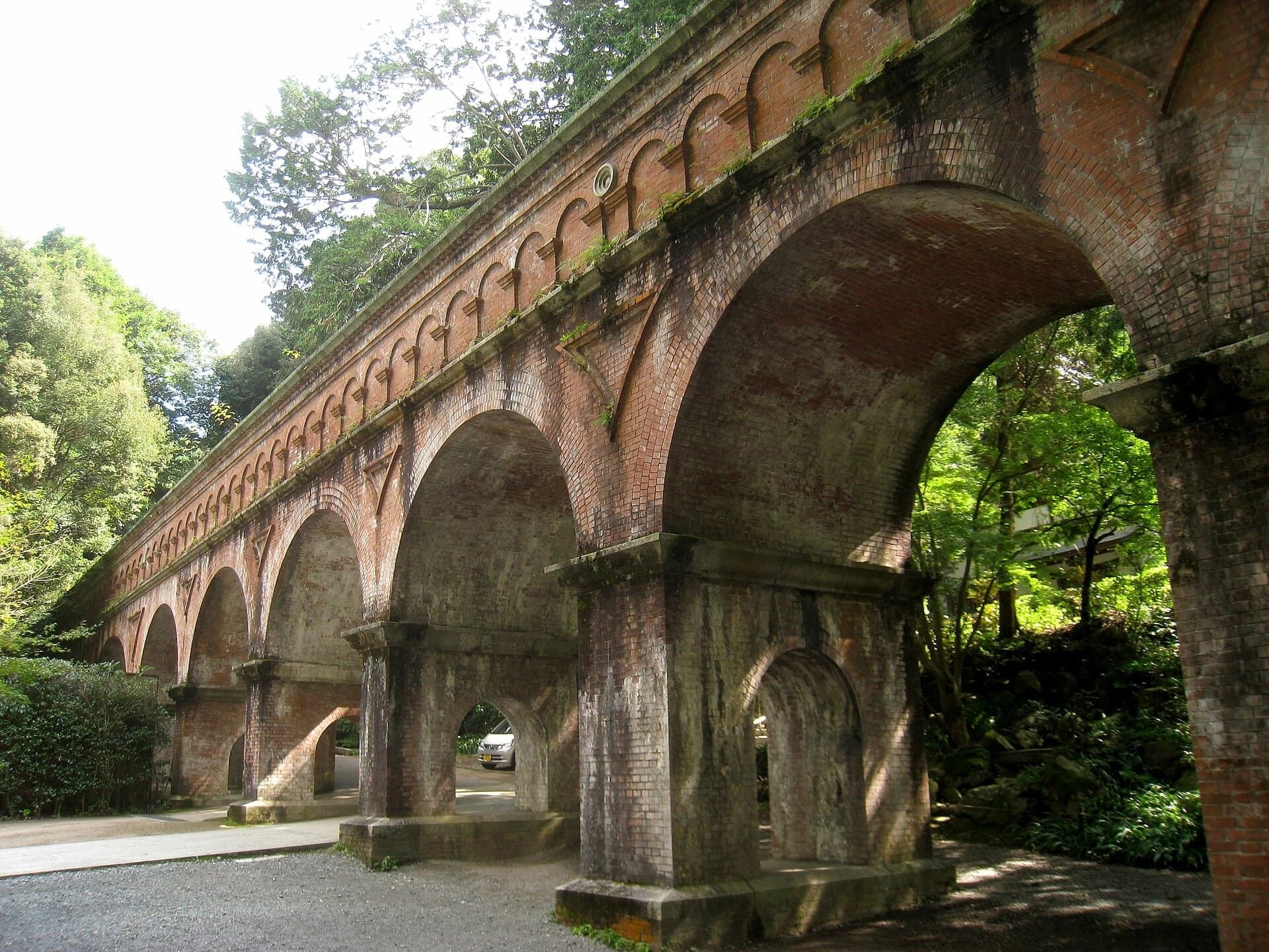 Suirokaku: The Aqueduct in the Temple