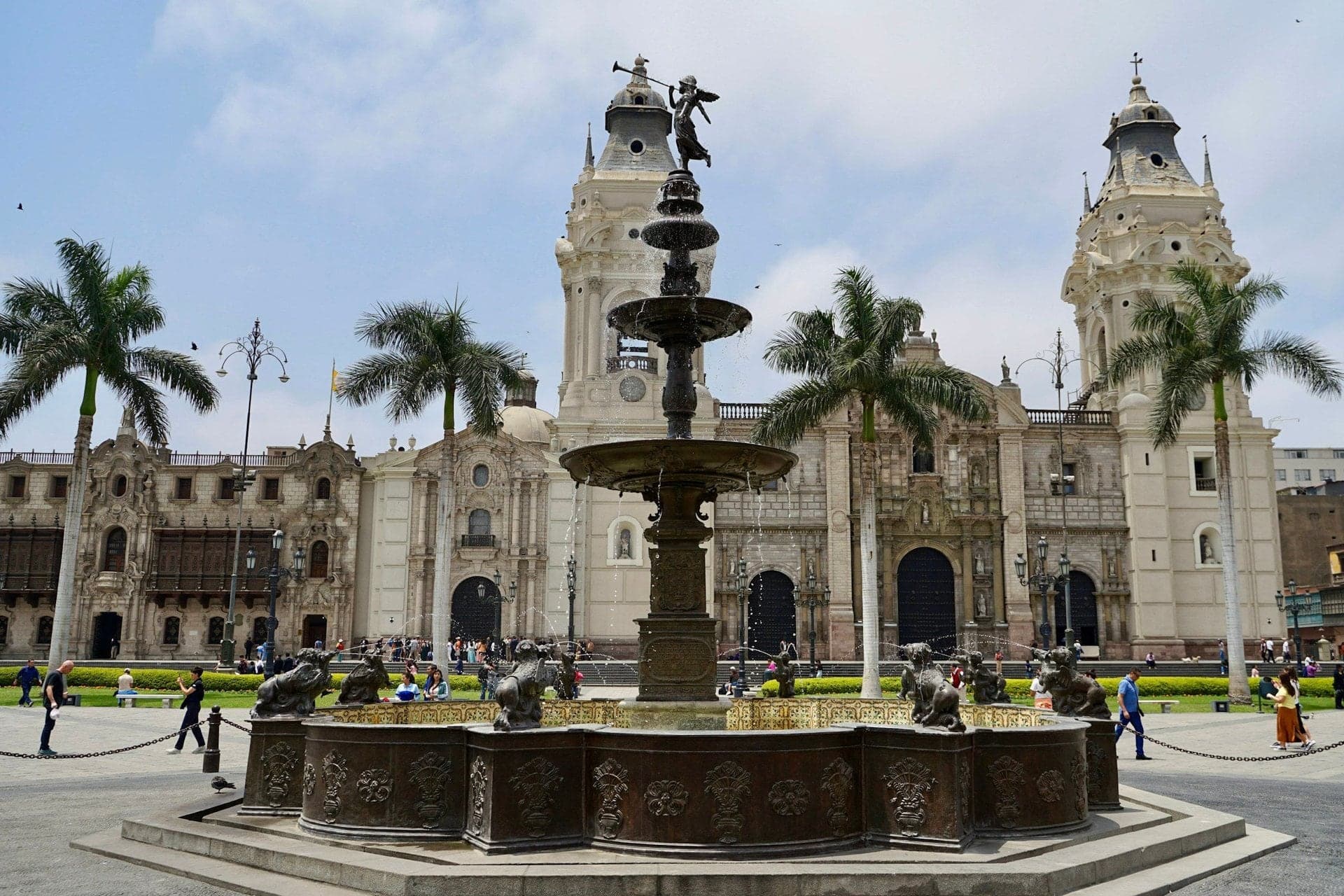 Plaza Mayor: Four Sides and a Fountain