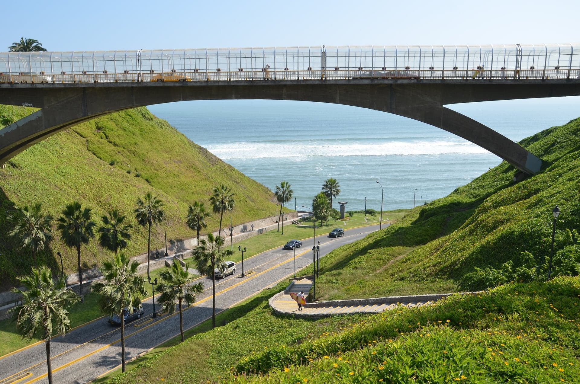 Puente Villena Rey: Over the Ravine