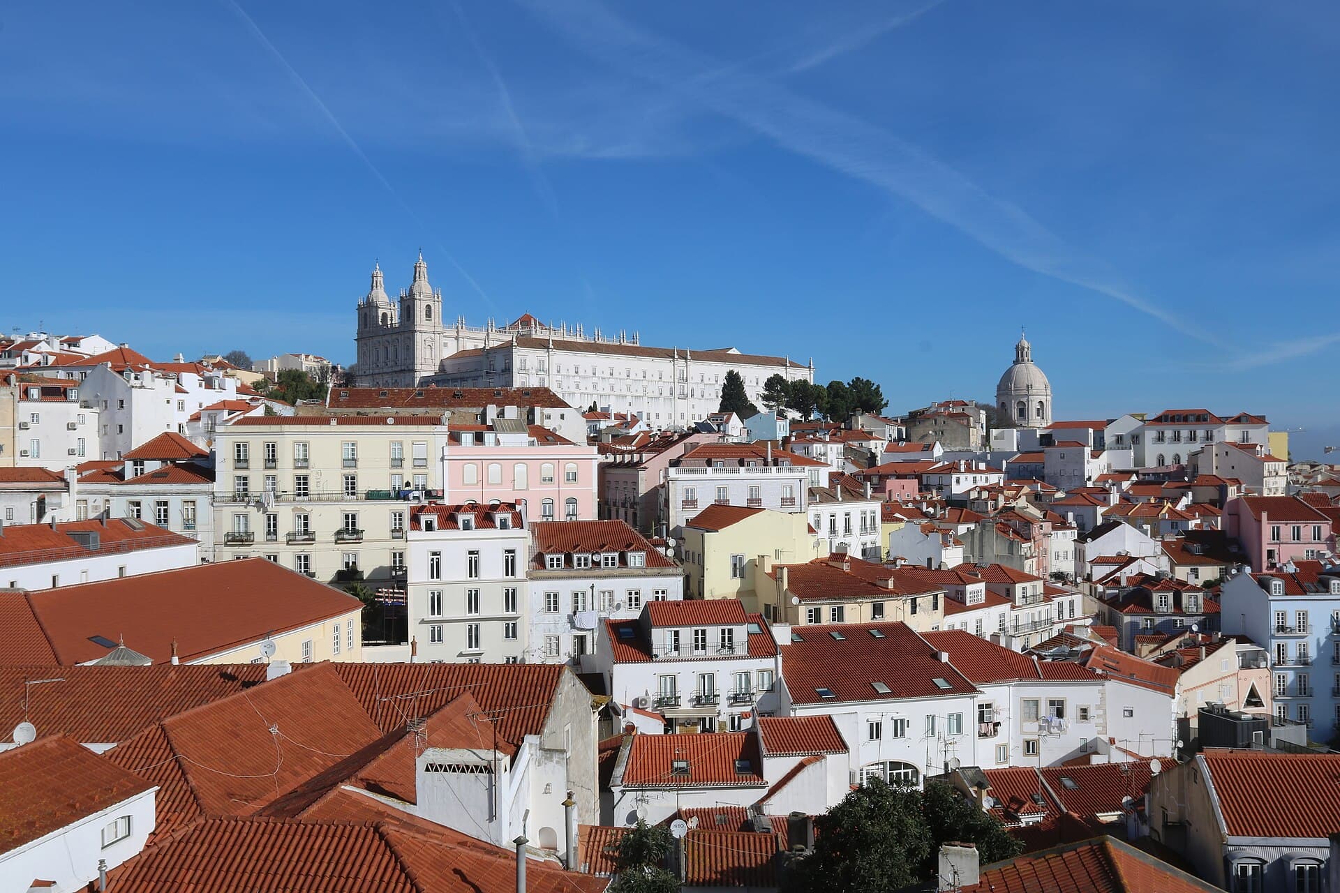 Miradouro de Santa Luzia: The View With the Vanished Square