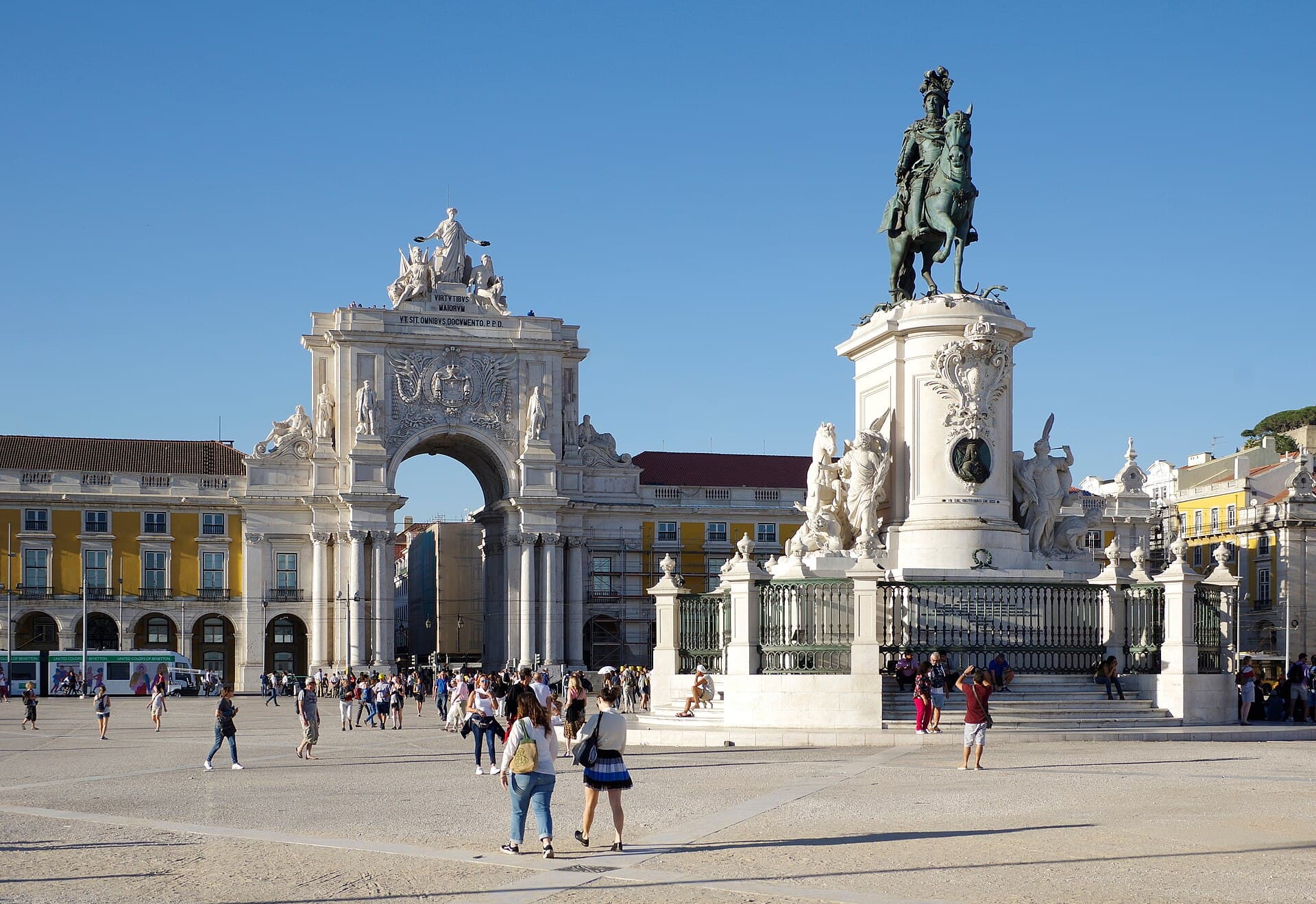 Praça do Comércio: The Ceremonial Face