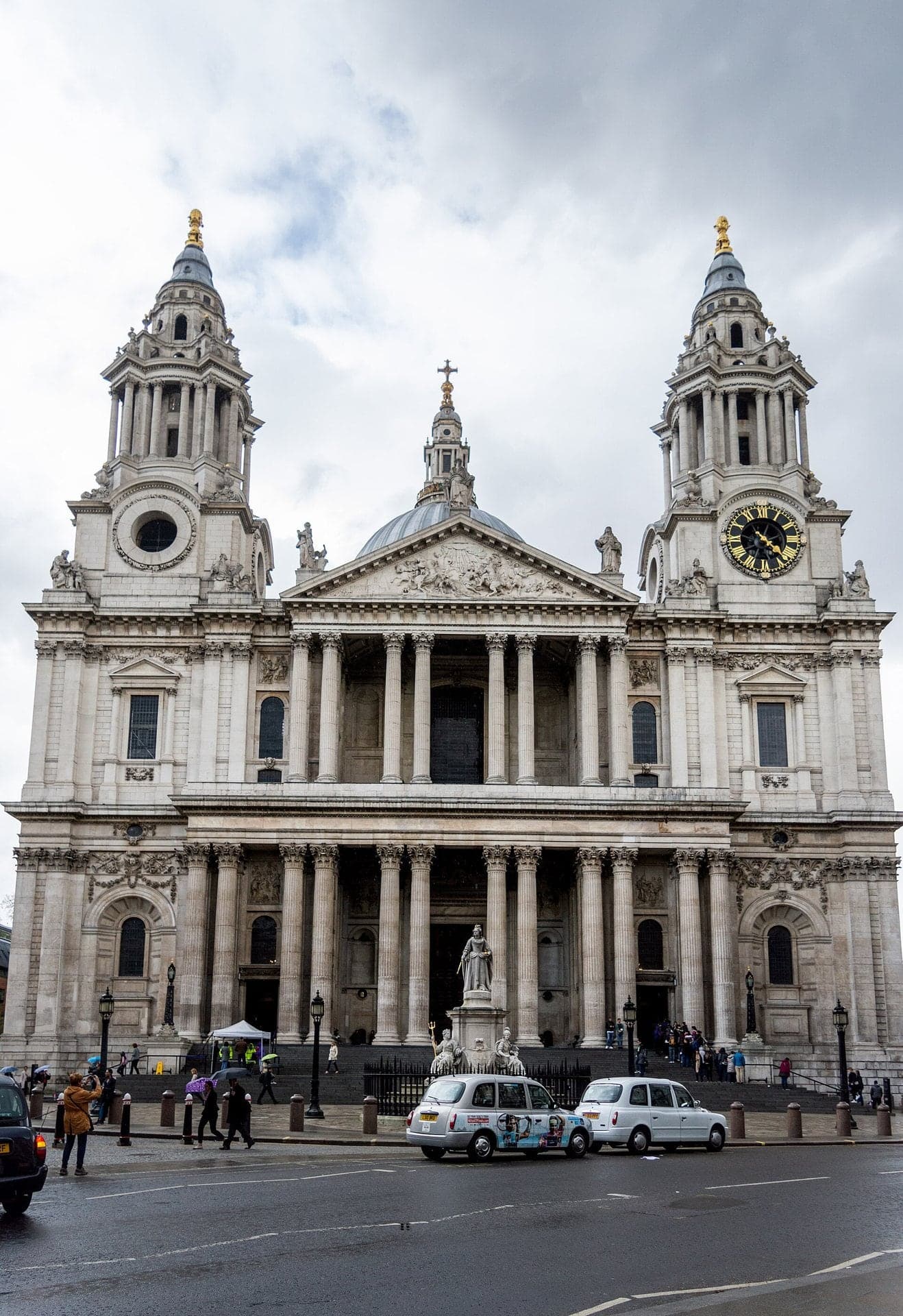 St Paul's Cathedral: The Dome the City Keeps in View
