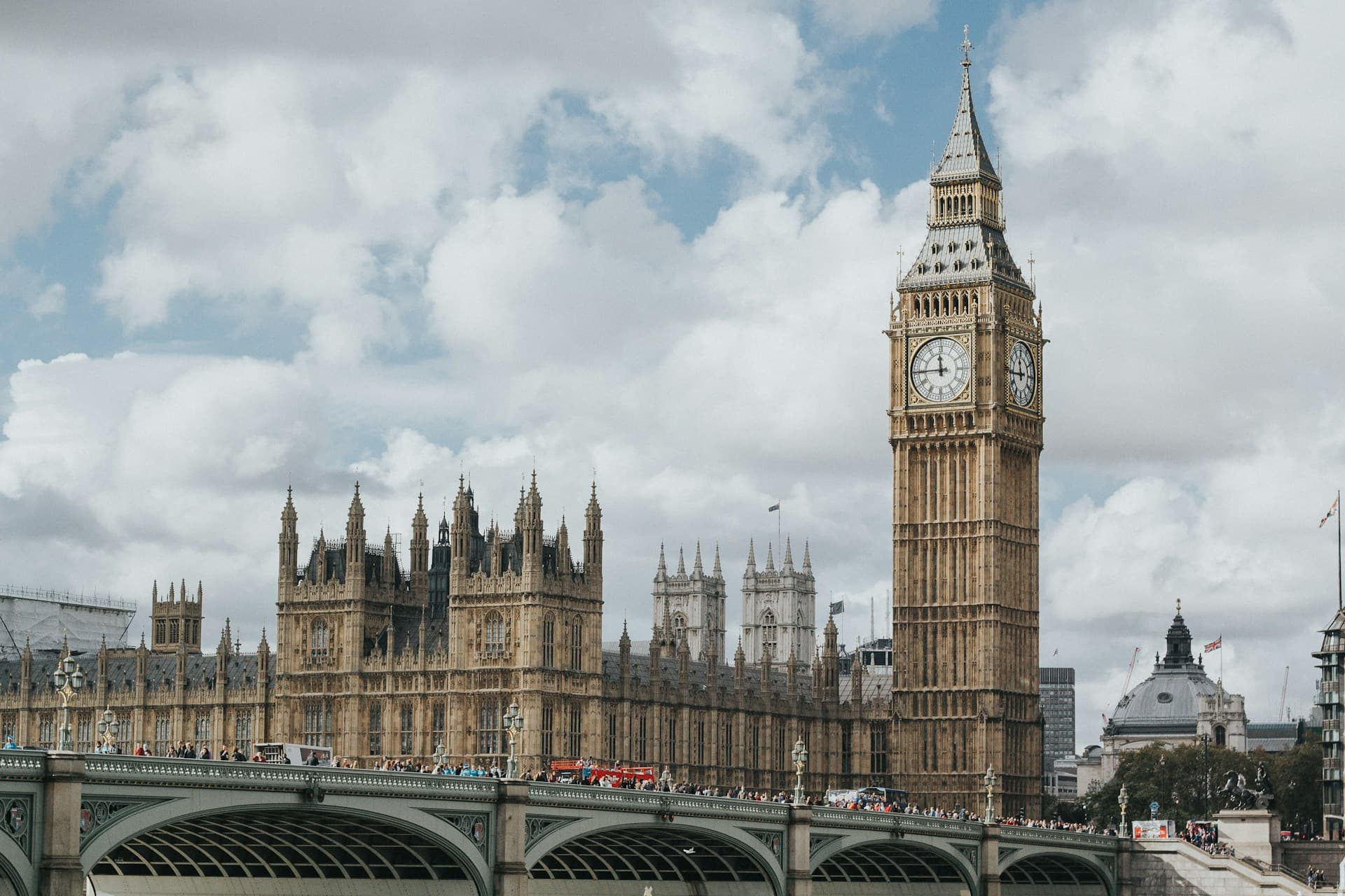 St Paul's Cathedral: The Building That Refused to Burn Twice