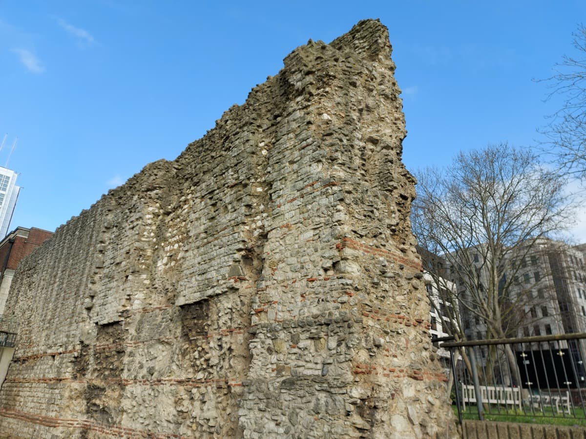 Tower Hill — Eighteen Hundred Years in One Wall