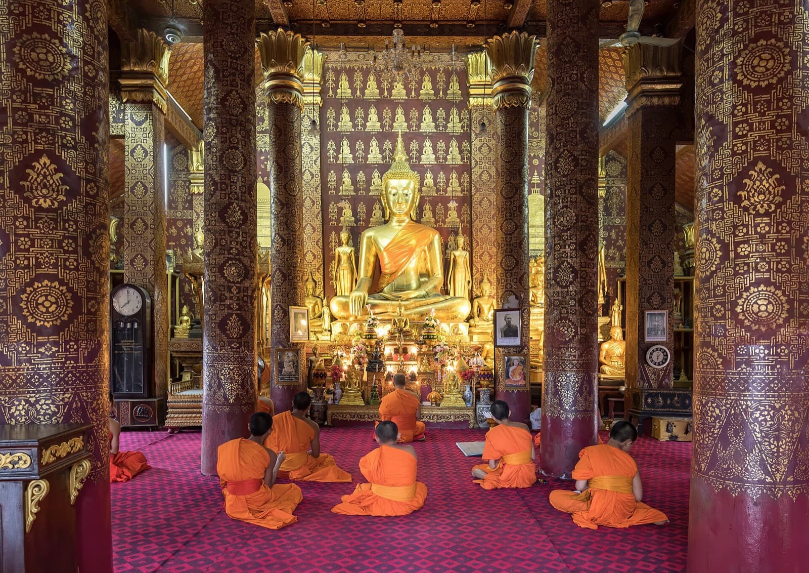 Wat Sensoukharam: Gold and the Racing Boats