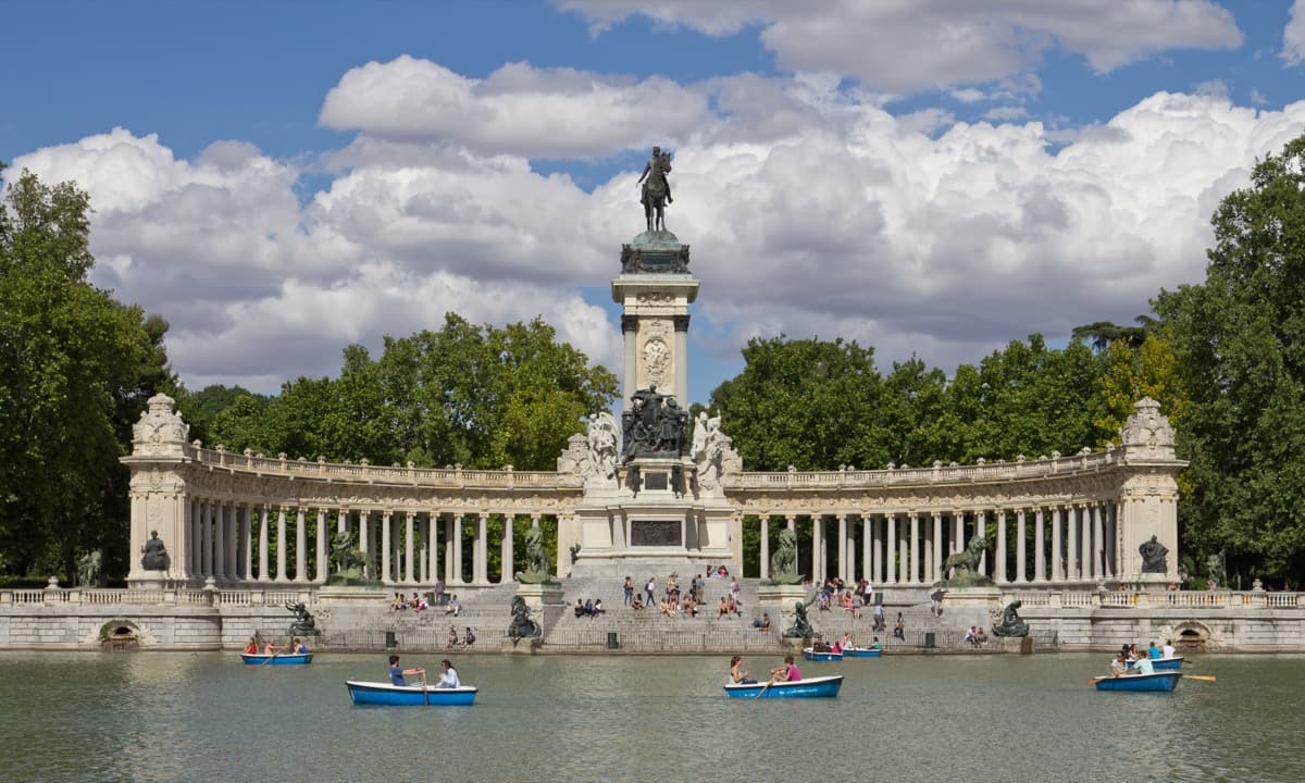 Buen Retiro: The Habsburg Park the Bourbons Opened