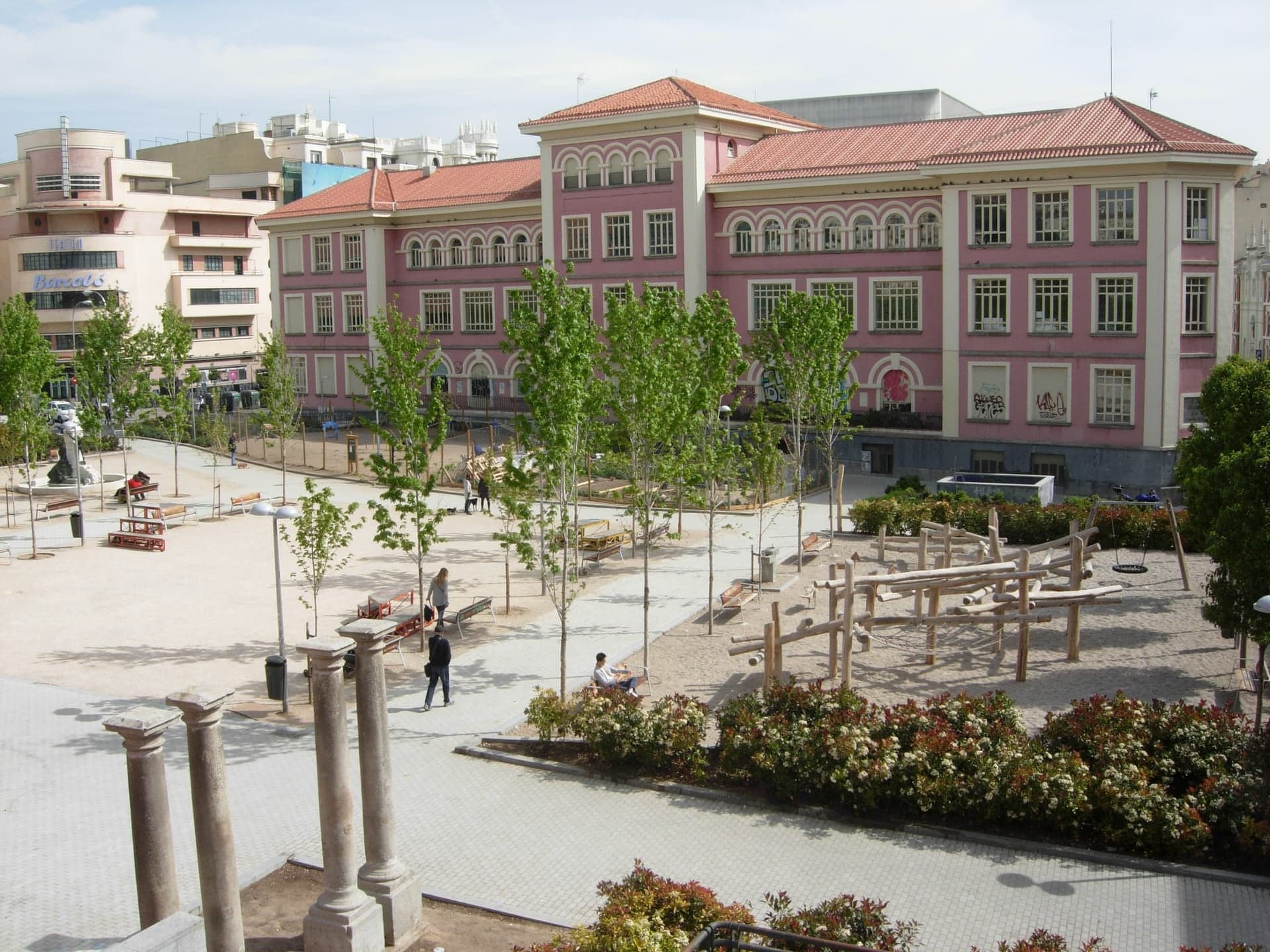 Jardines del Arquitecto Ribera: The Fountain of Fame